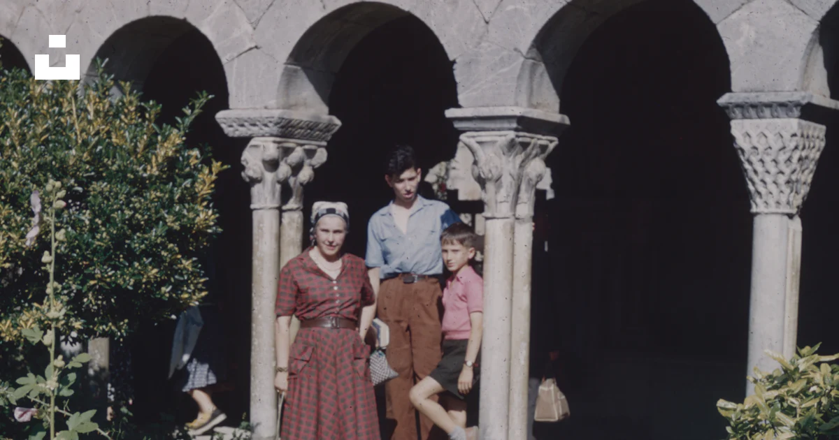 Open Icon Children Family in historic stone archway - Free Photo on Unsplash