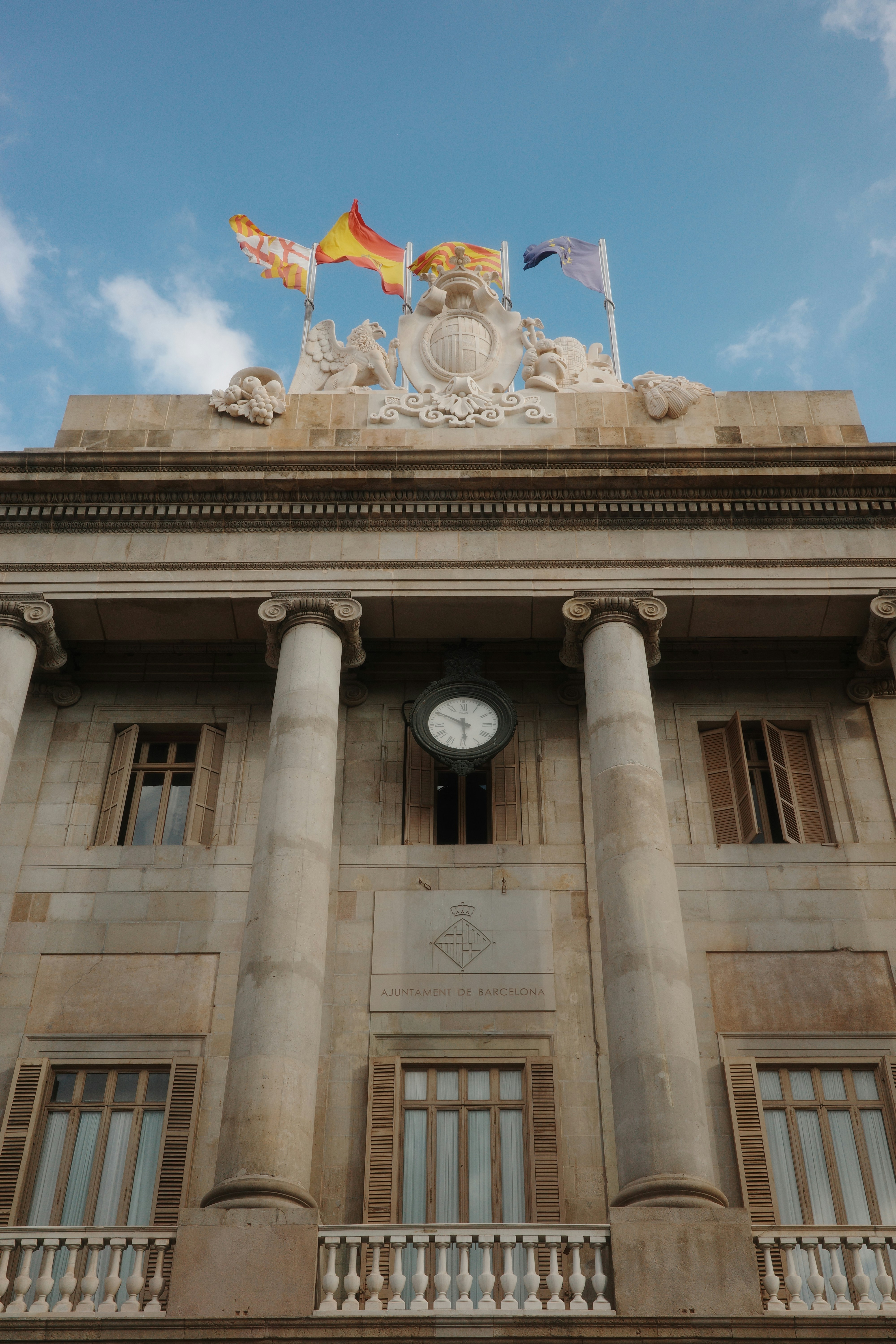 Ajuntament de Barcelona building facade - Free Photo on Unsplash