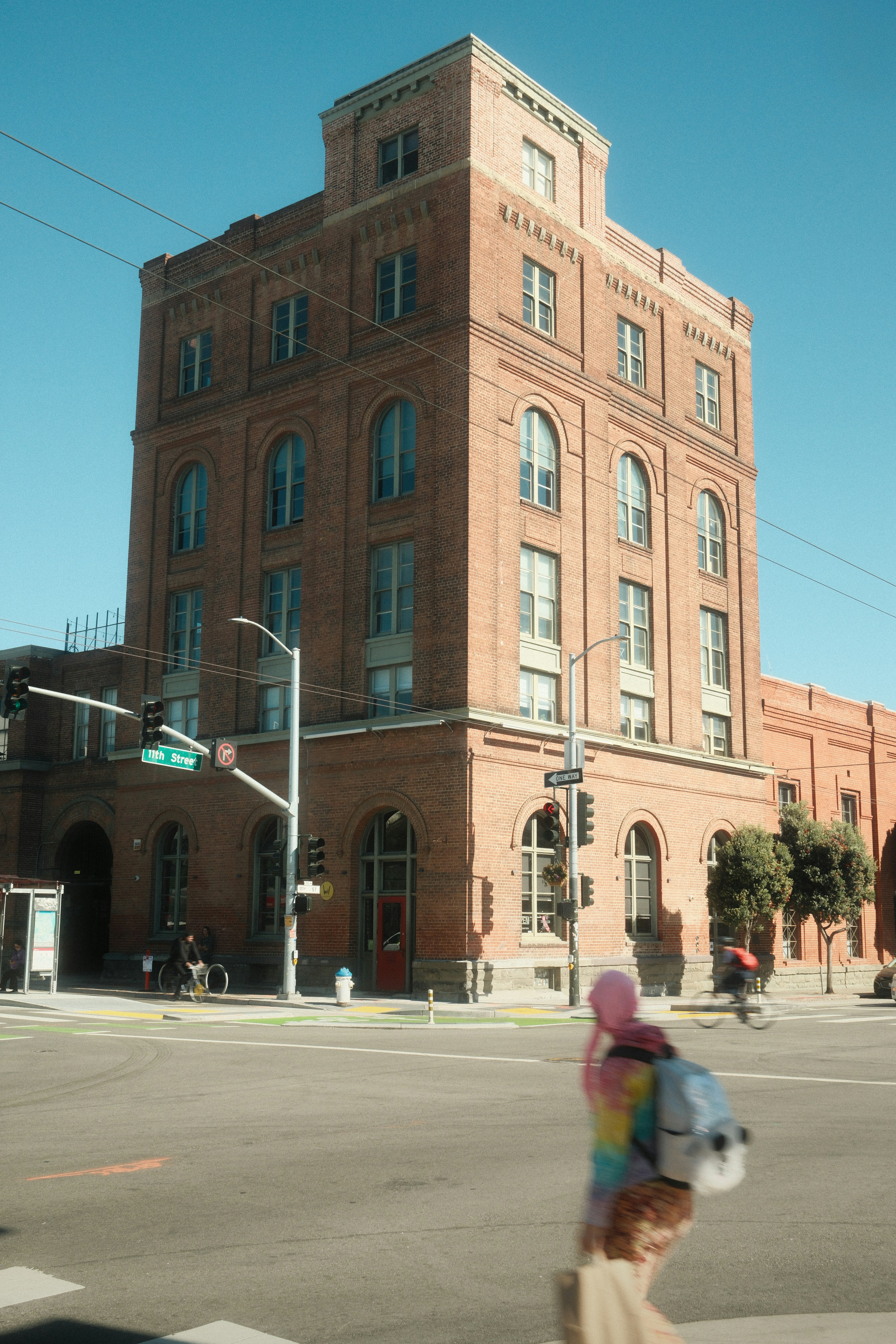 Brick building on San Francisco corner - Free Photo on Unsplash