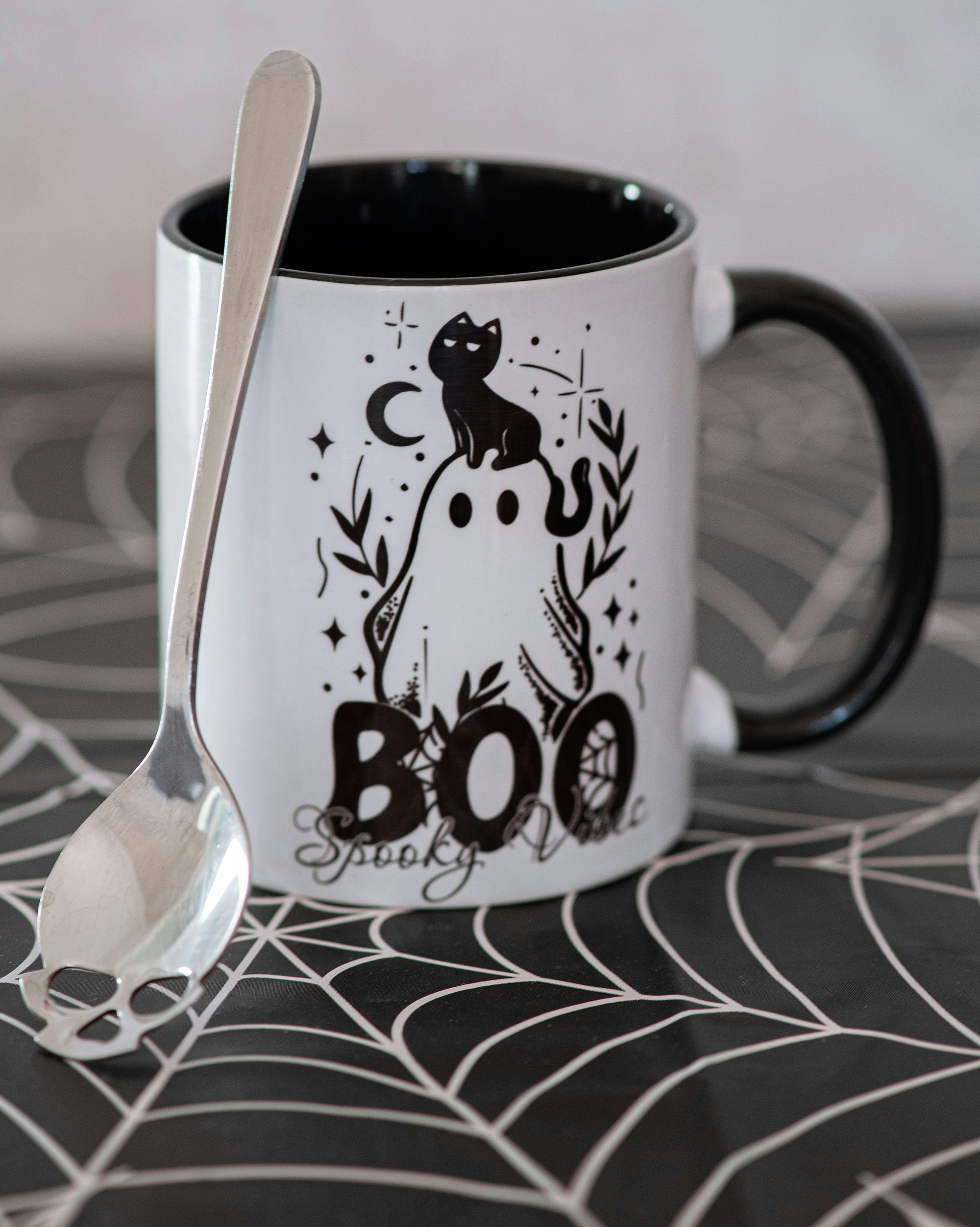 White mug with ghost and cat - Free Photo on Unsplash