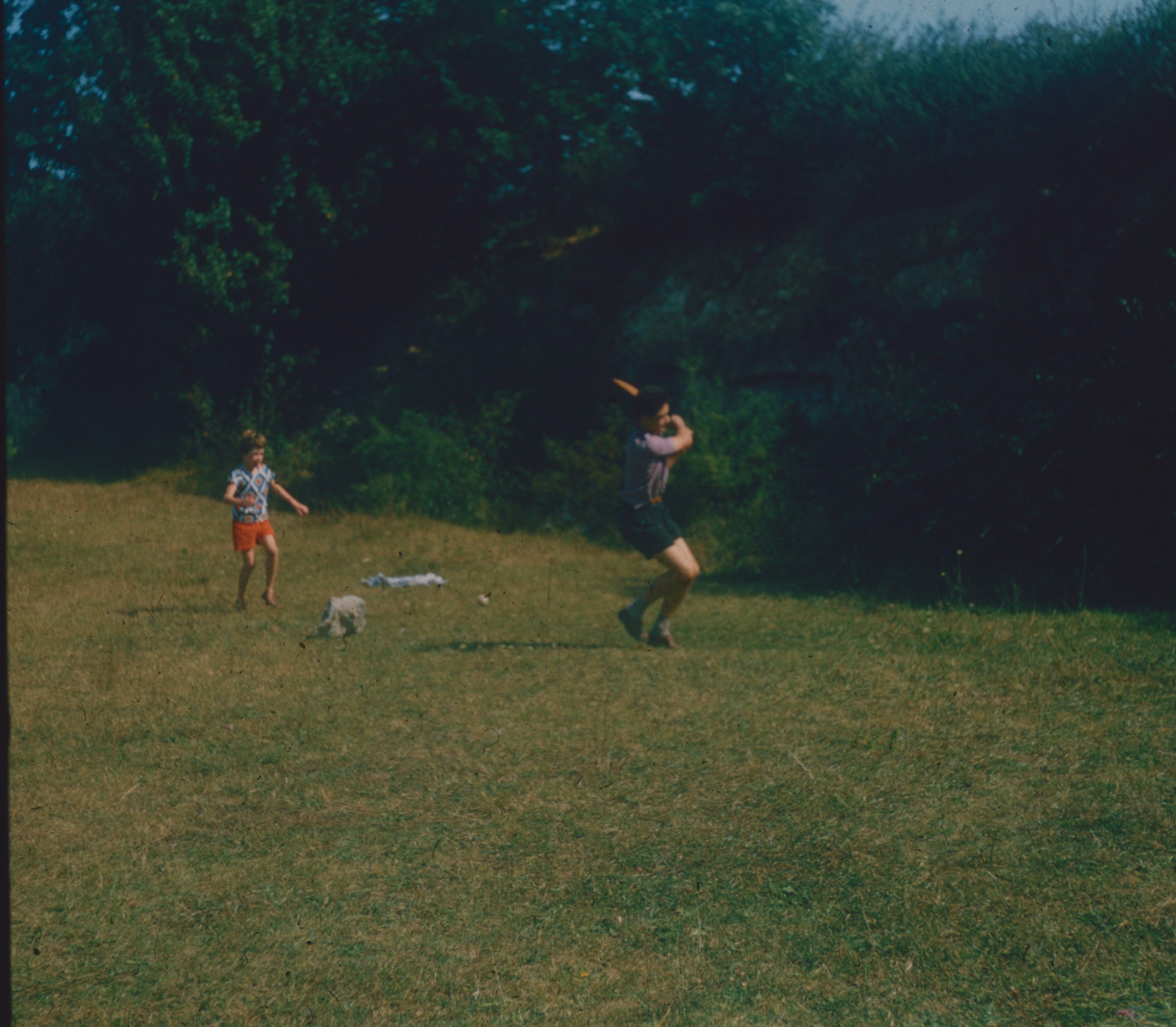Children playing with bat and ball - Free Photo on Unsplash