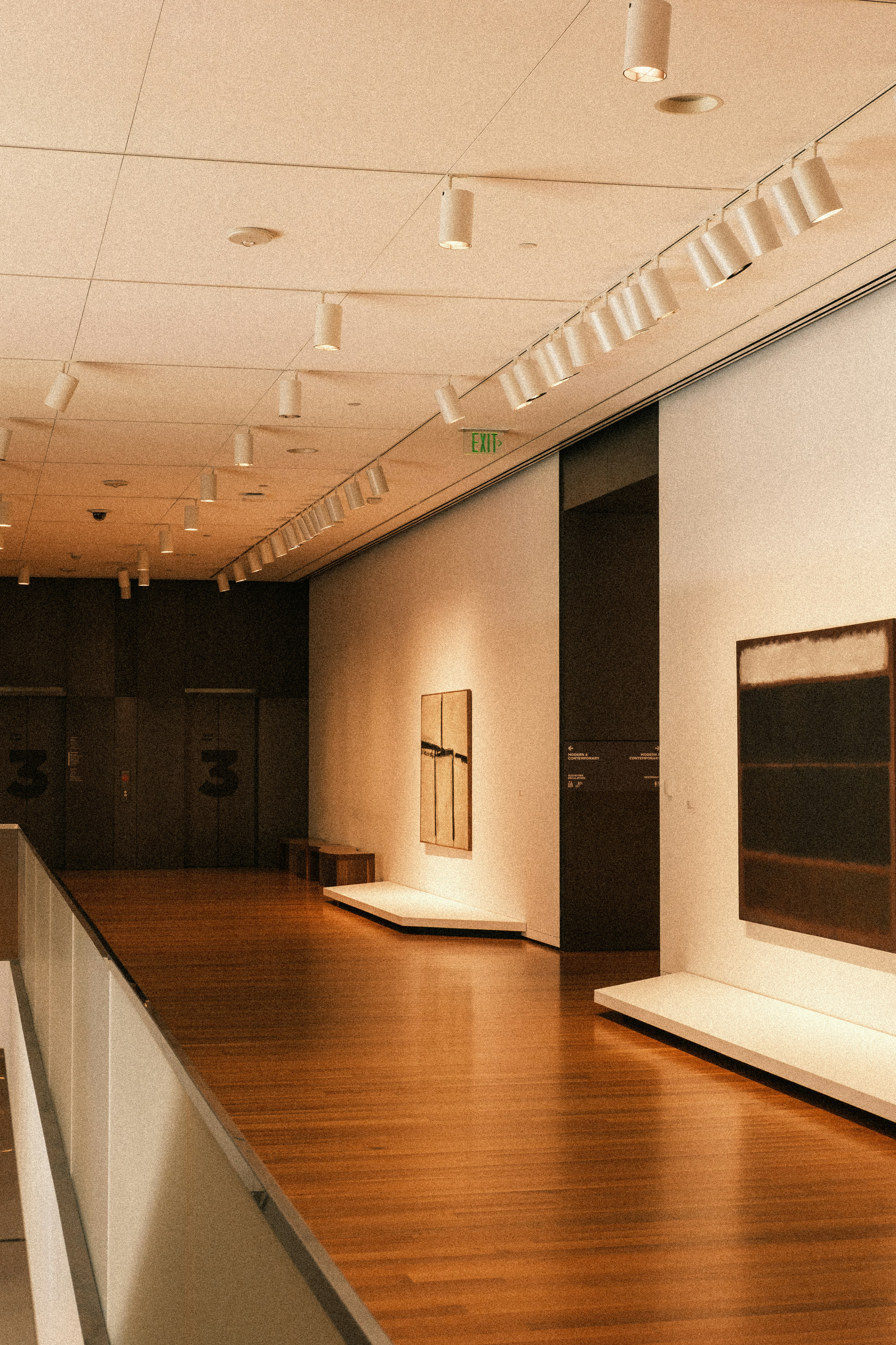 Gallery corridor — application example