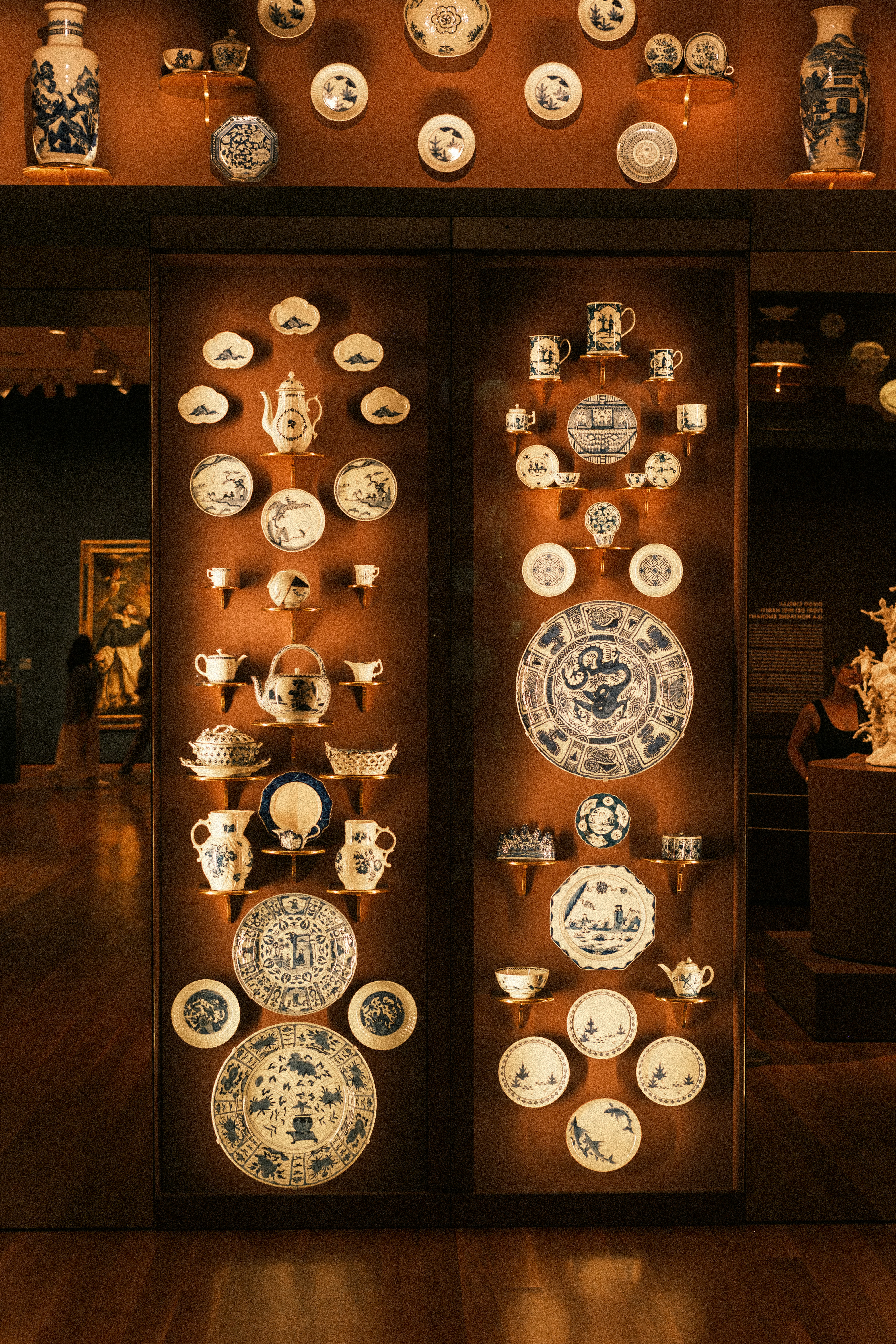 Blue and white porcelain museum display - Free Photo on Unsplash