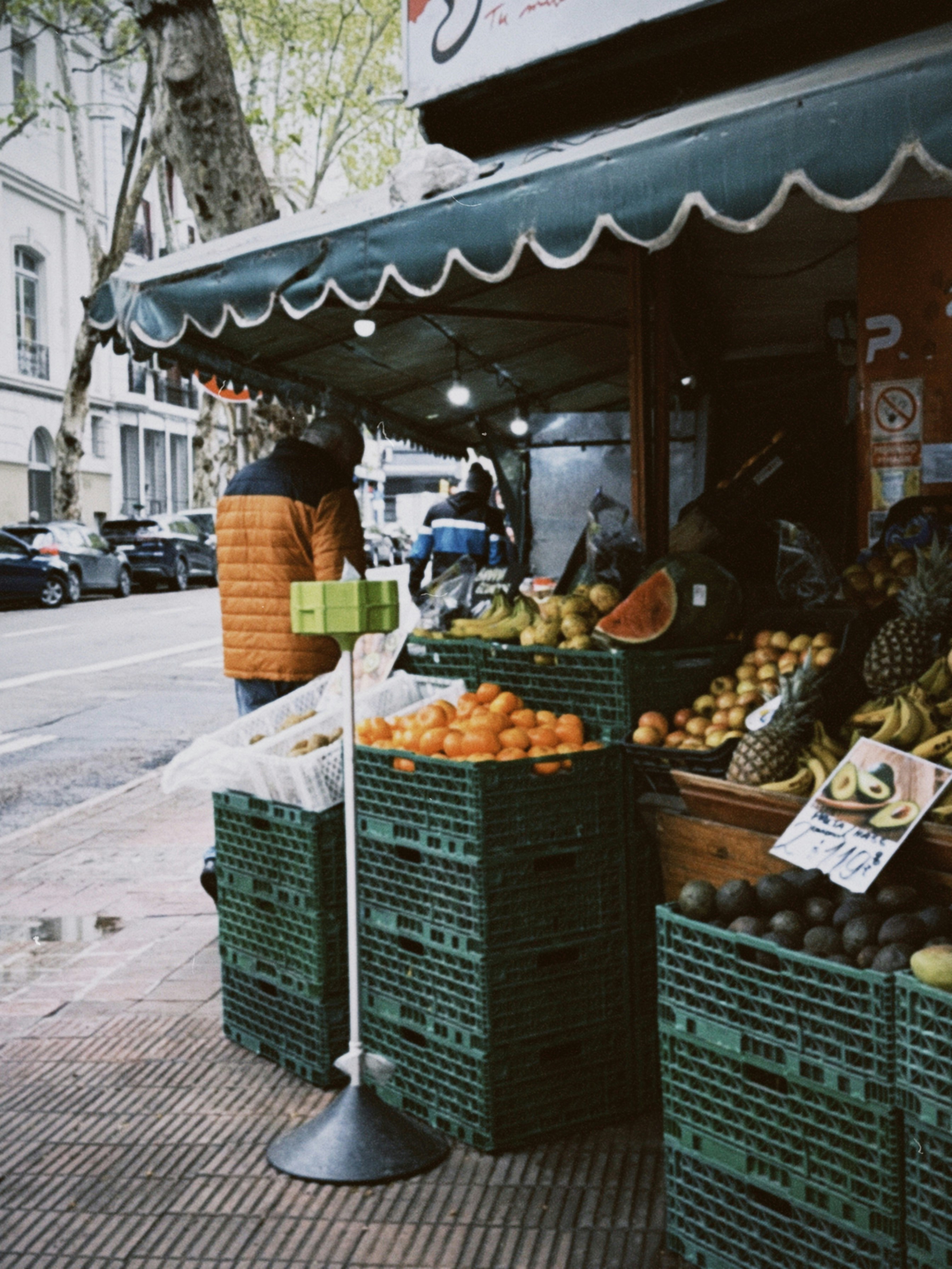 Street fruit stand with fresh produce - Free Photo on Unsplash