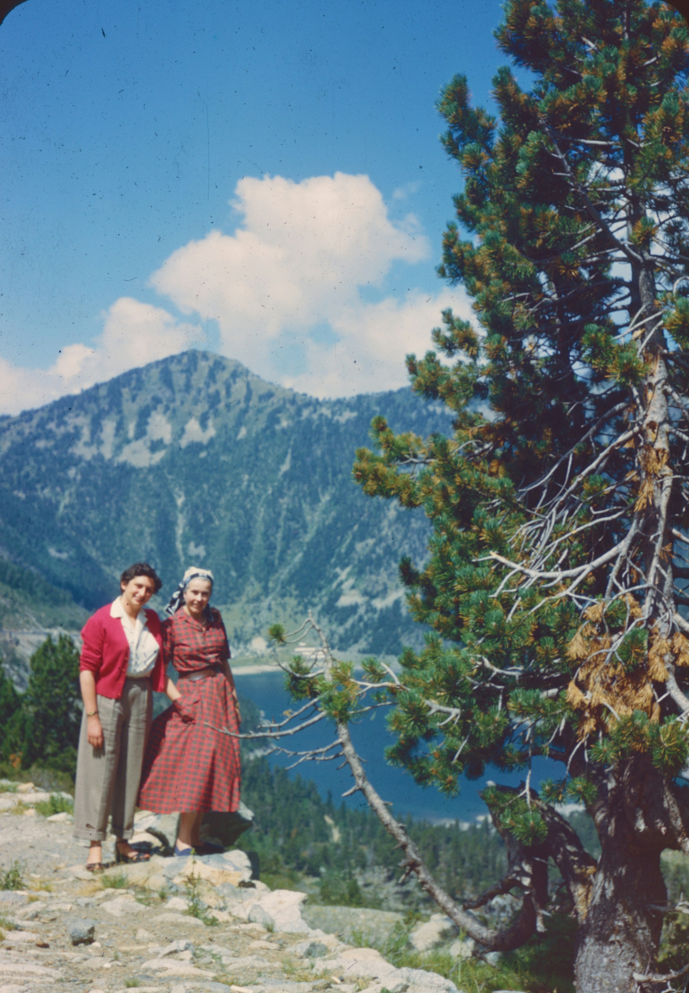 Two women on mountain path - Free Photo on Unsplash
