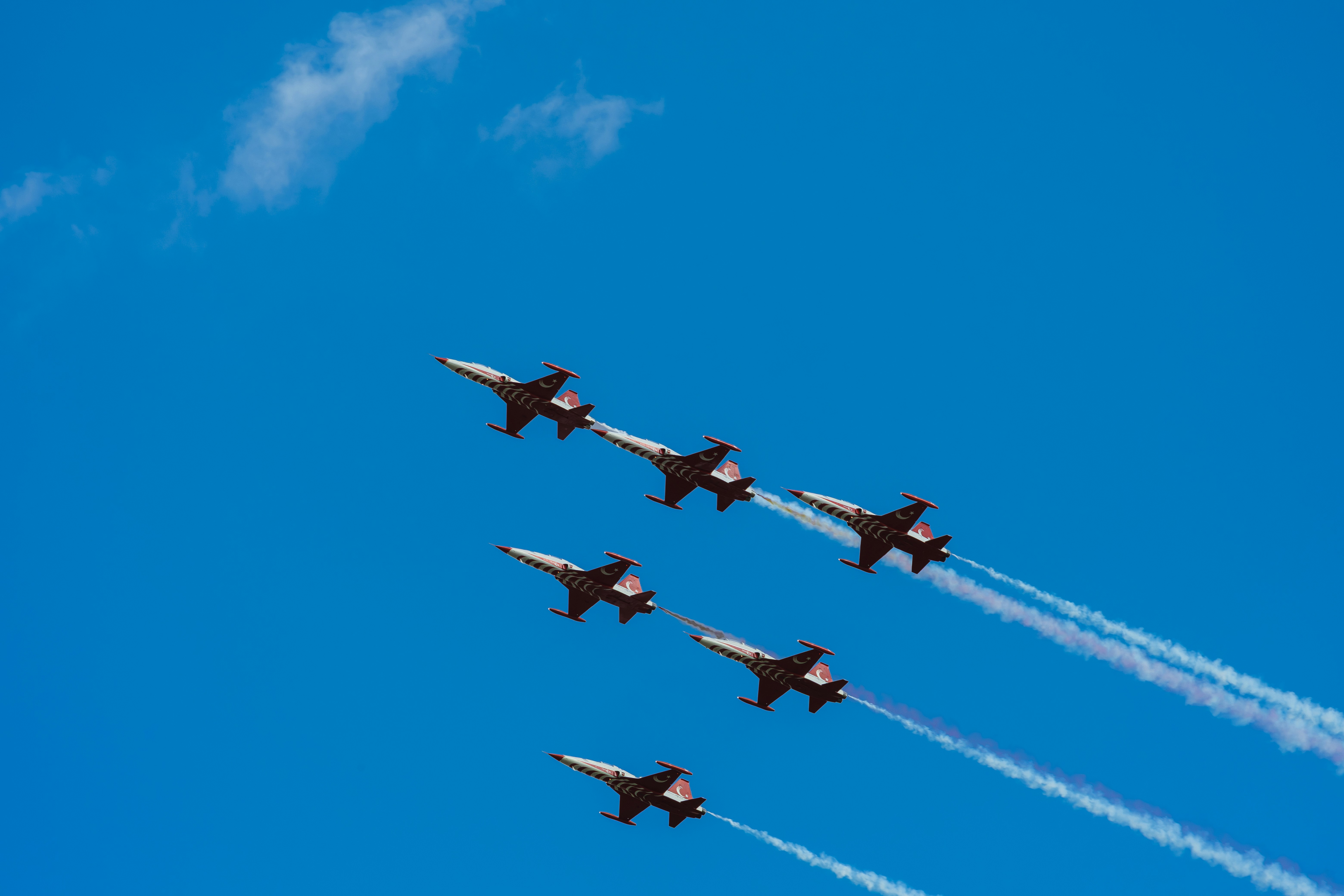 Fighter jets in formation with smoke - Free Photo on Unsplash