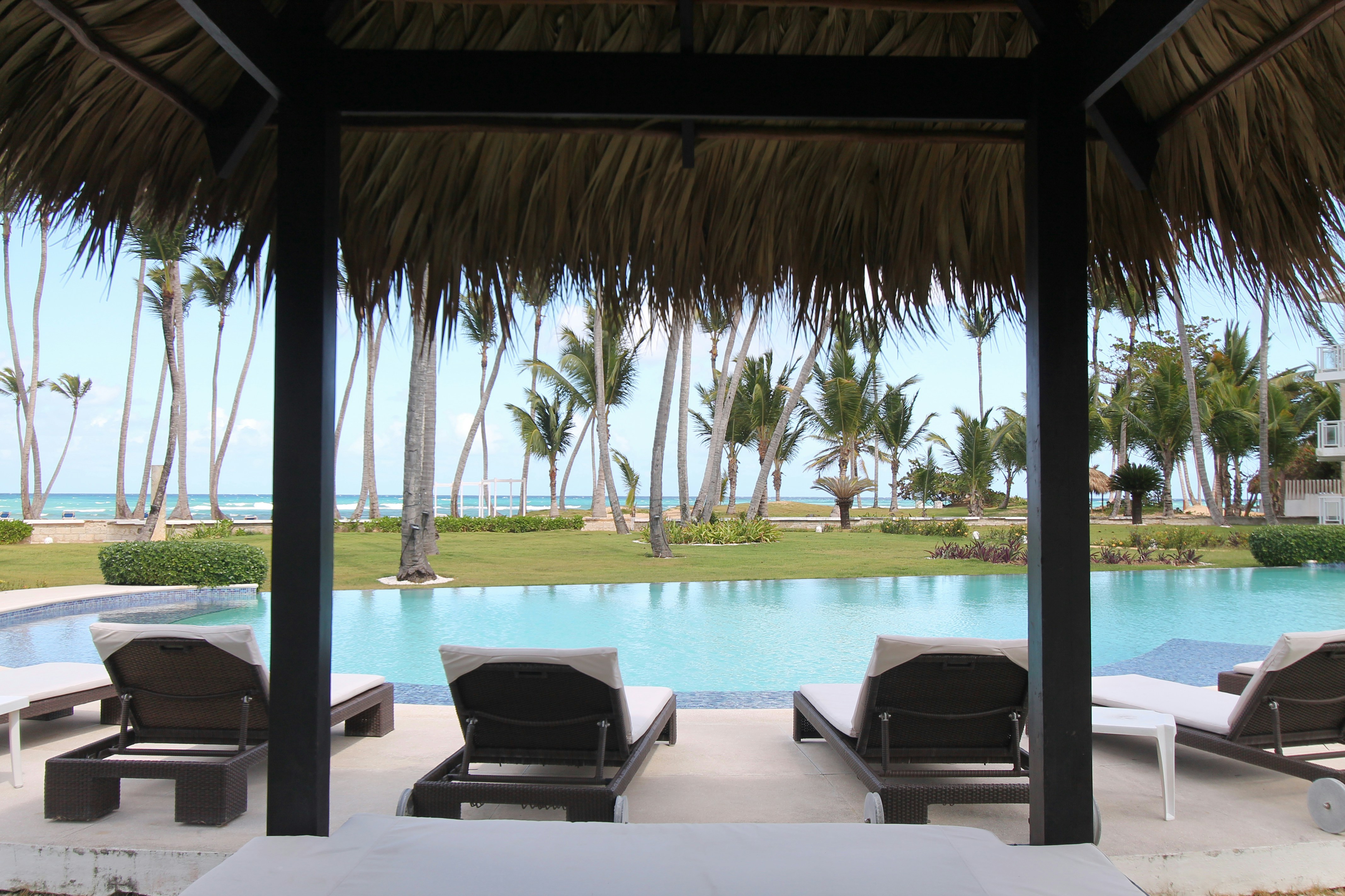 Beachfront villa with palm trees overlooking the Indian Ocean at Vipingo