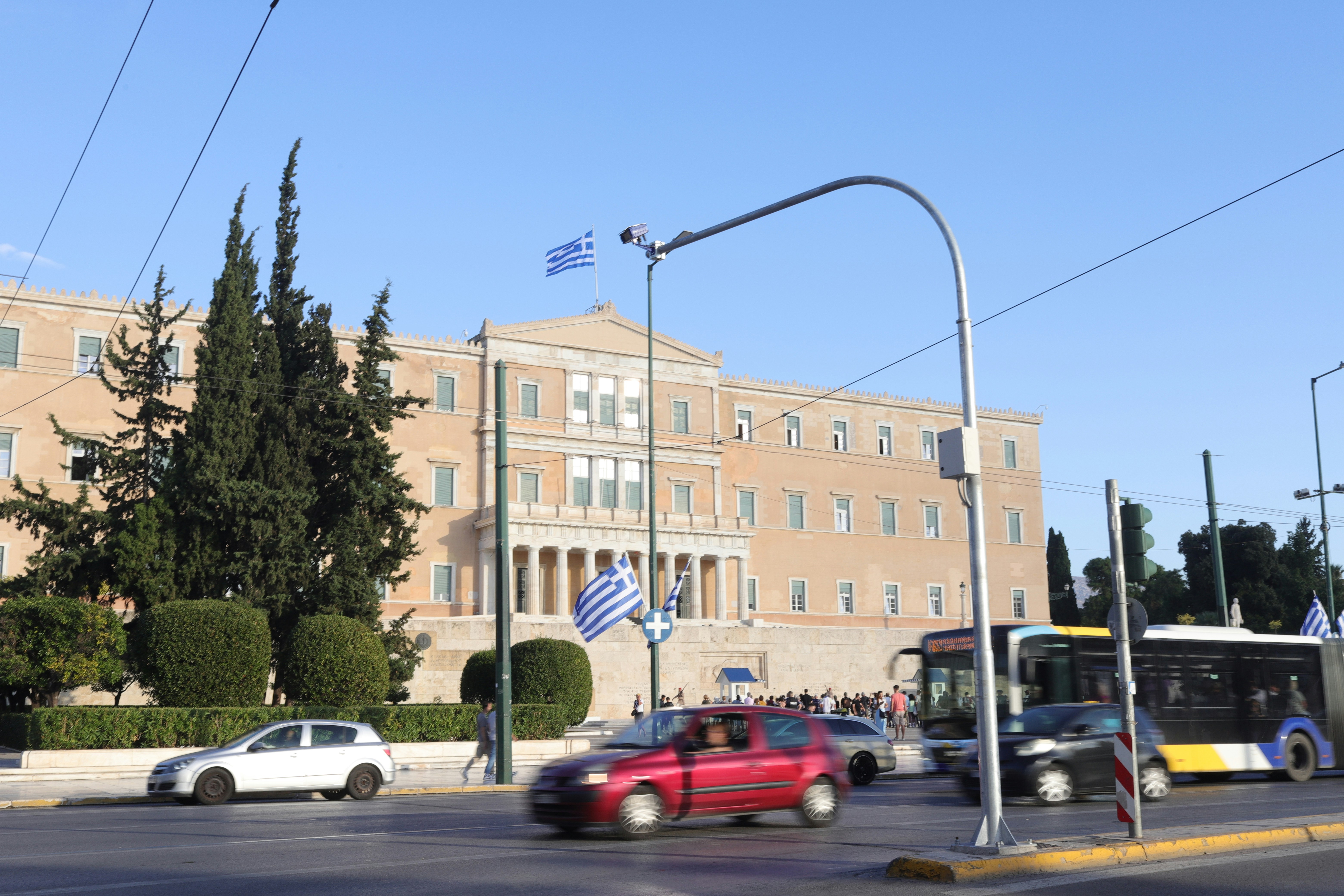 Hellenic Parliament building in Athens - Free Photo on Unsplash