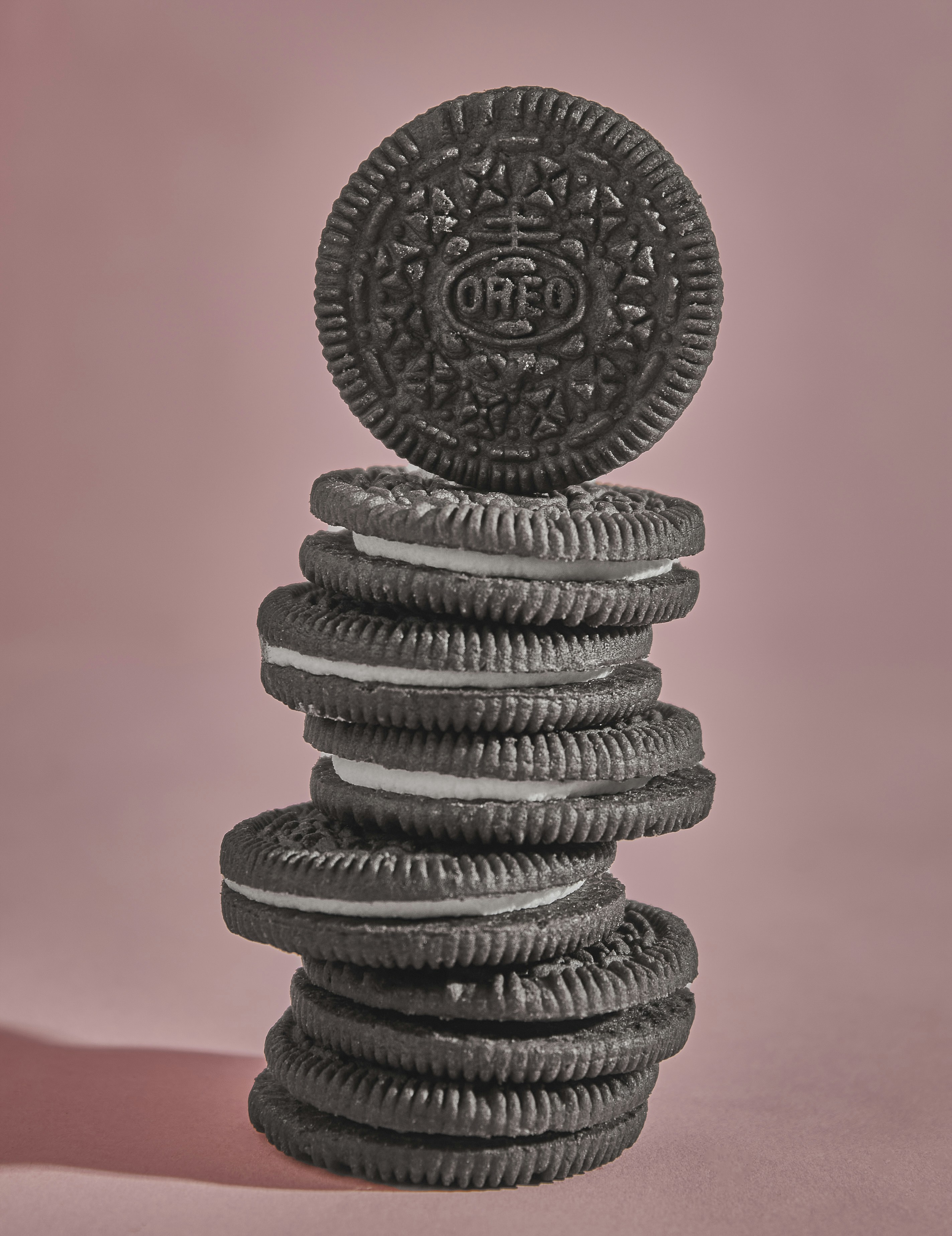 Stack of chocolate sandwich cookies - Free Photo on Unsplash