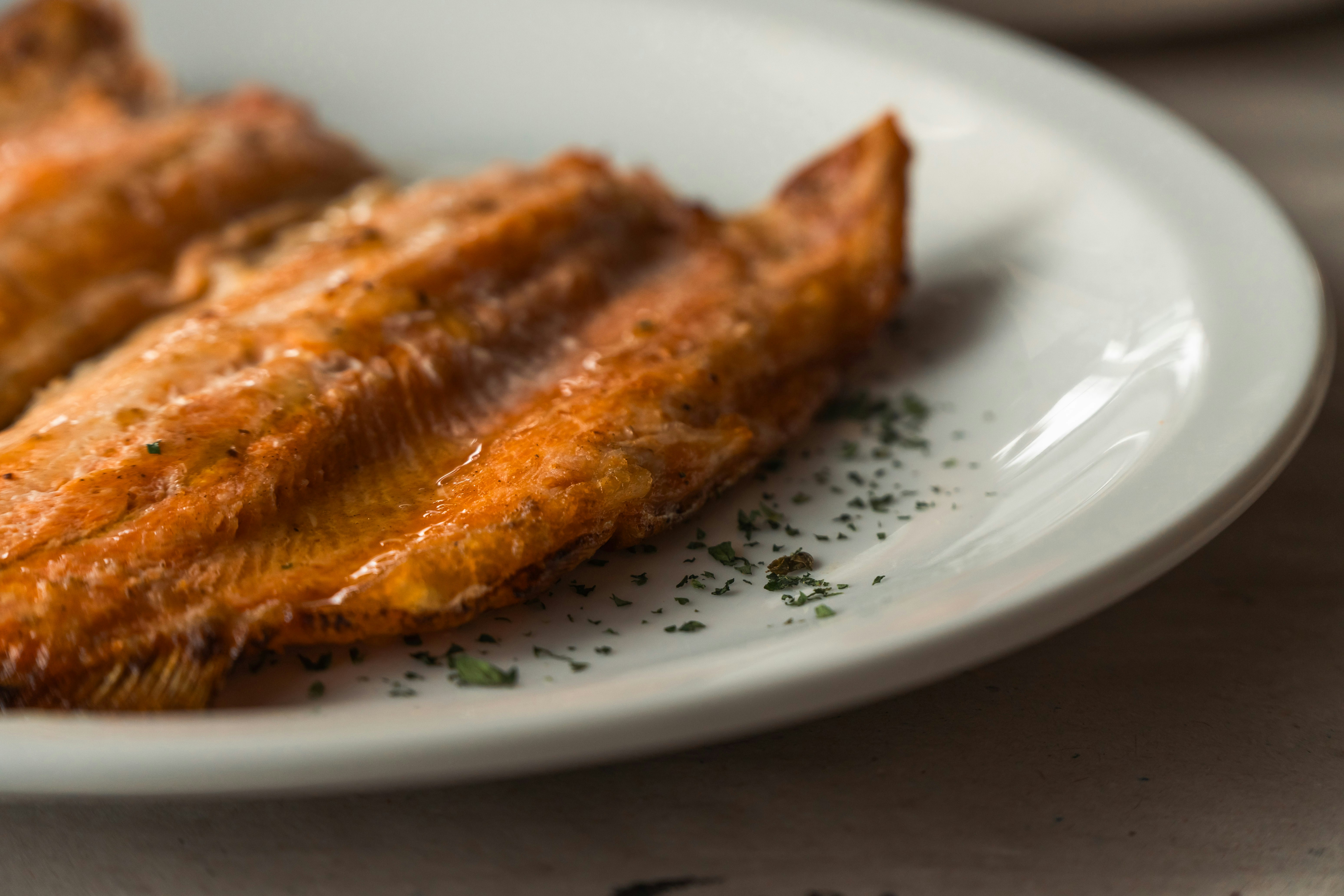 Pan-seared fish fillet with herbs - Free Photo on Unsplash