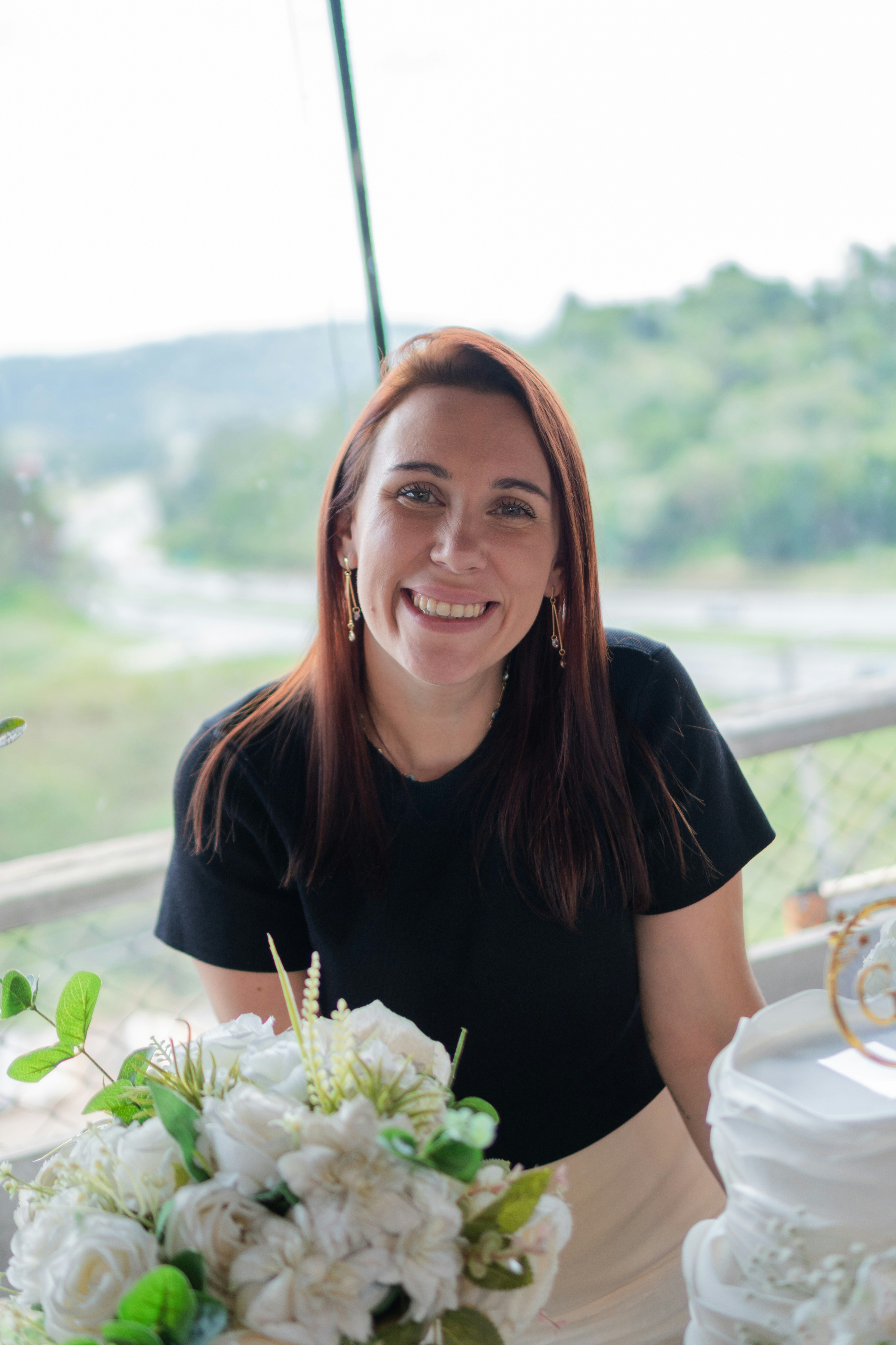Smiling woman with white flower bouquet - Free Photo on Unsplash