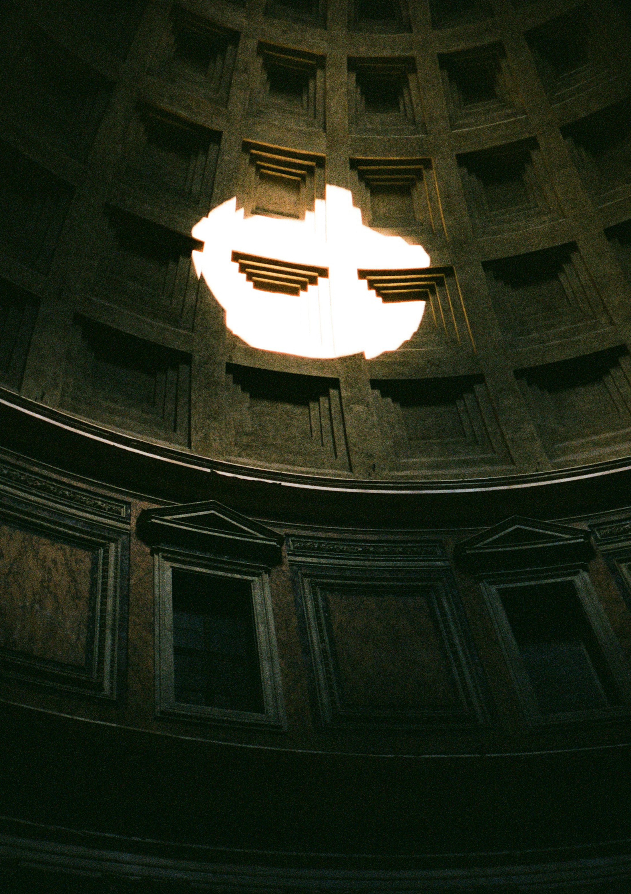 Sunlight through Pantheon oculus in Rome - Free Photo on Unsplash