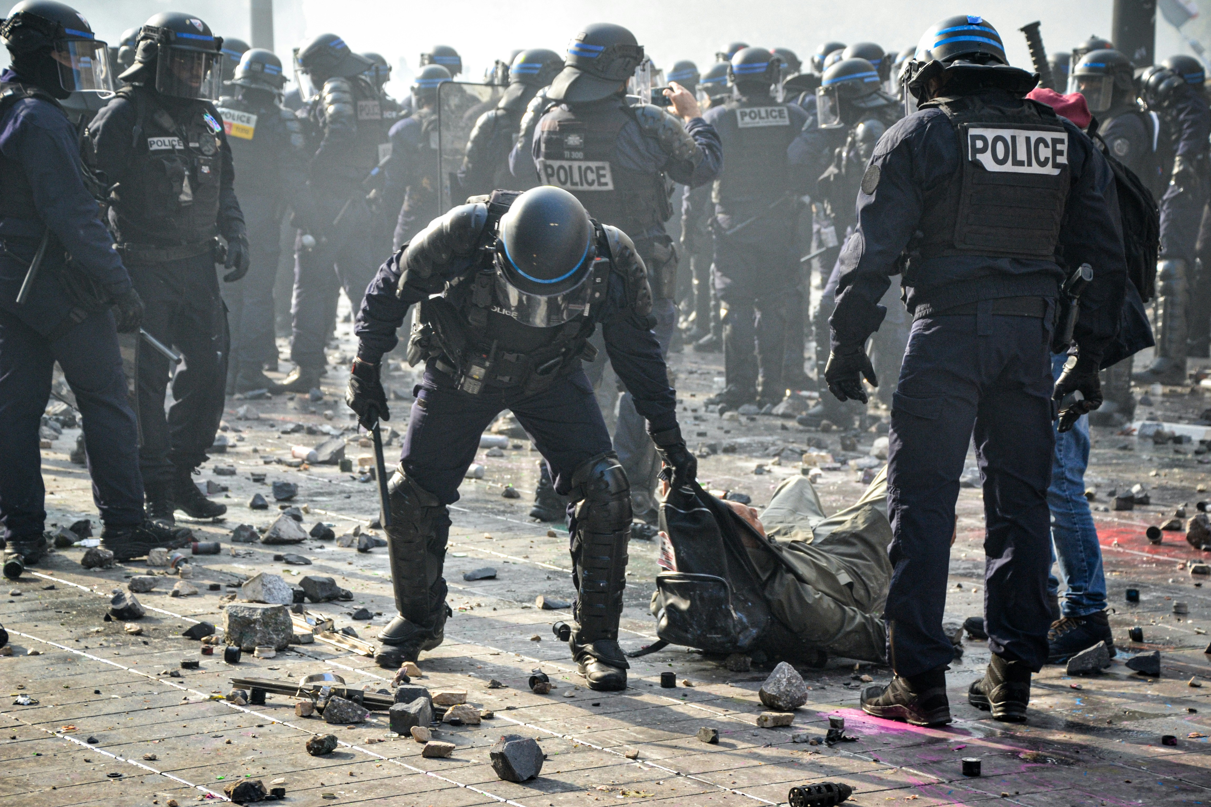 Radiografía de un Estado autoritario: prohibiciones, proclamas estudiantiles y crisis política en Francia