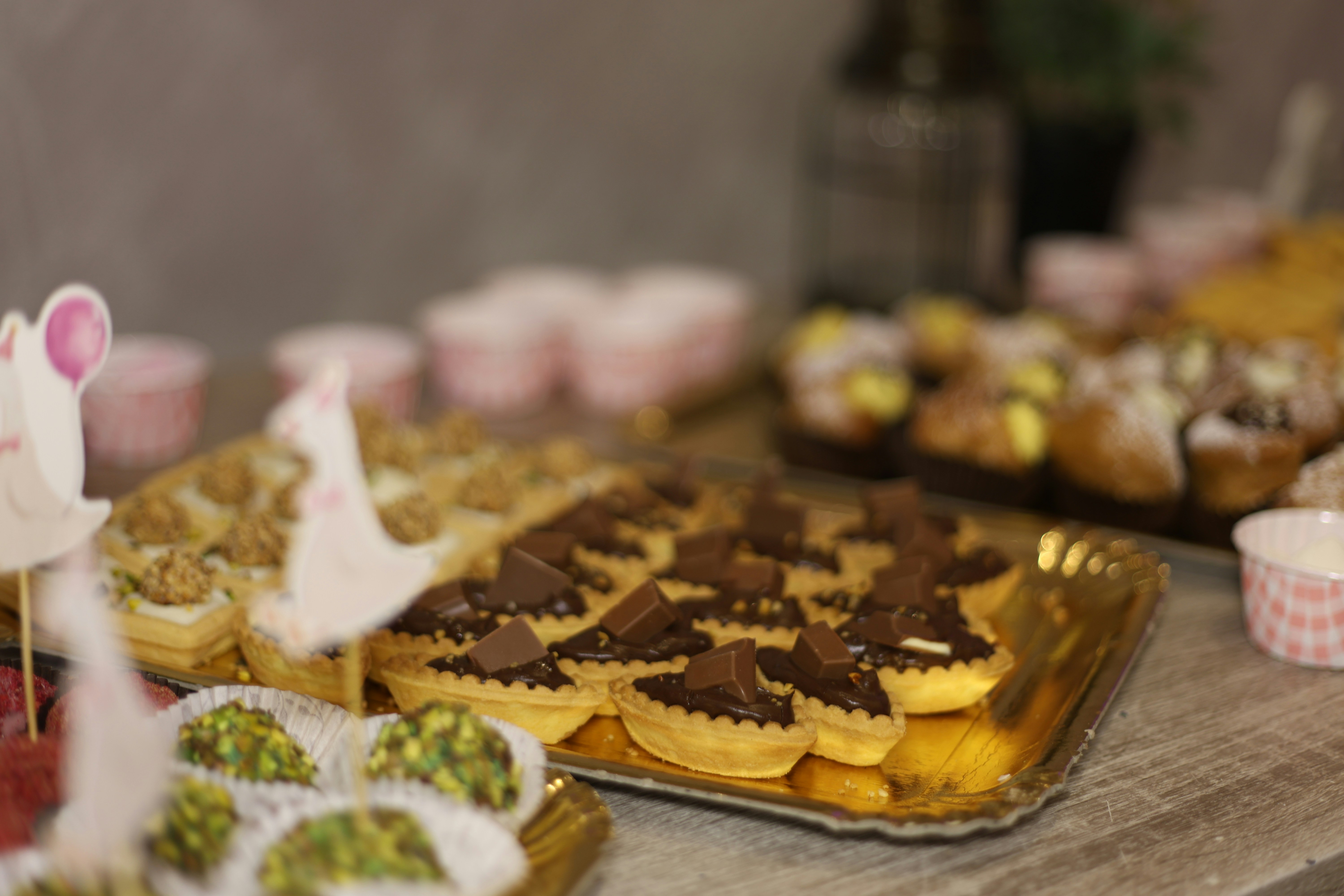 Chocolate tarts on golden tray - Free Photo on Unsplash