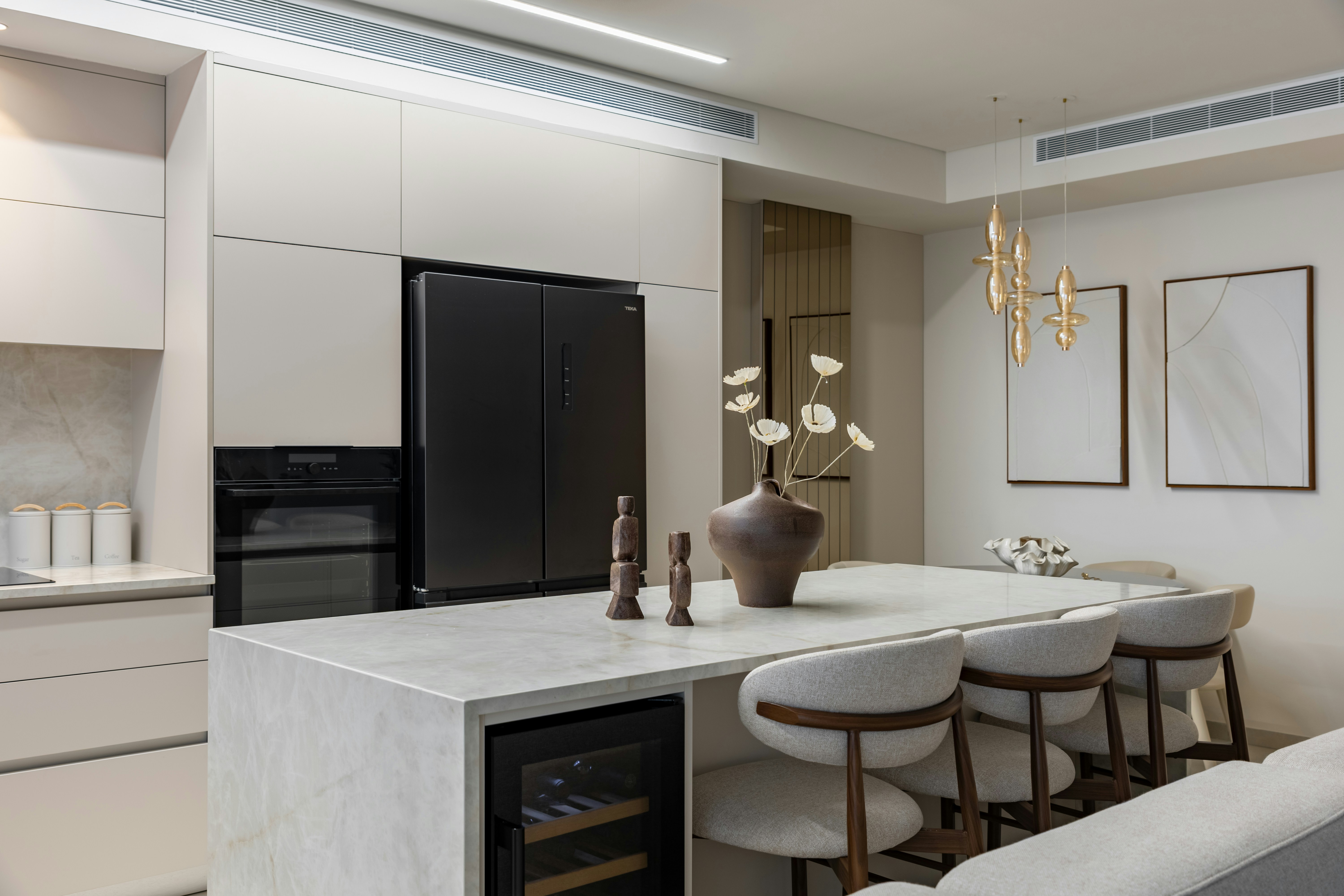 Modern kitchen with marble island - Free Photo on Unsplash