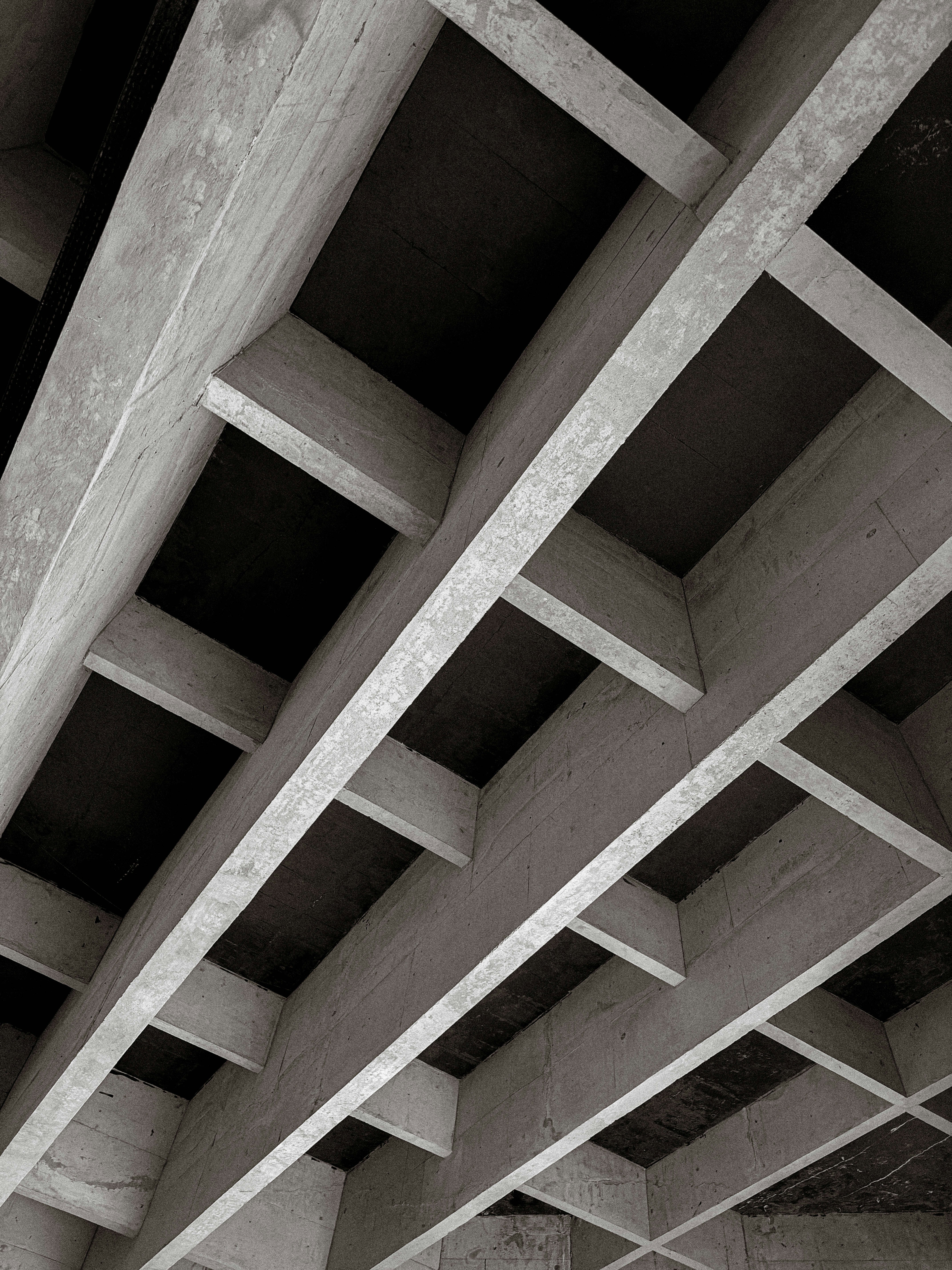 Concrete grid ceiling with deep recesses - Free Photo on Unsplash