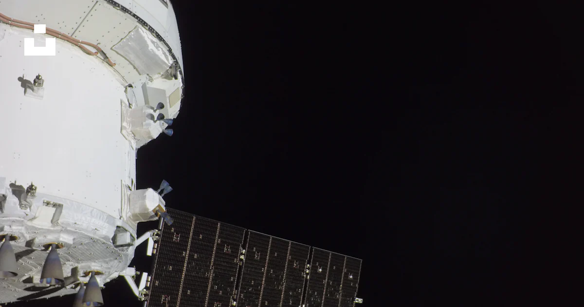 Panel Mount Compass Spacecraft module with solar array - Free Photo on Unsplash
