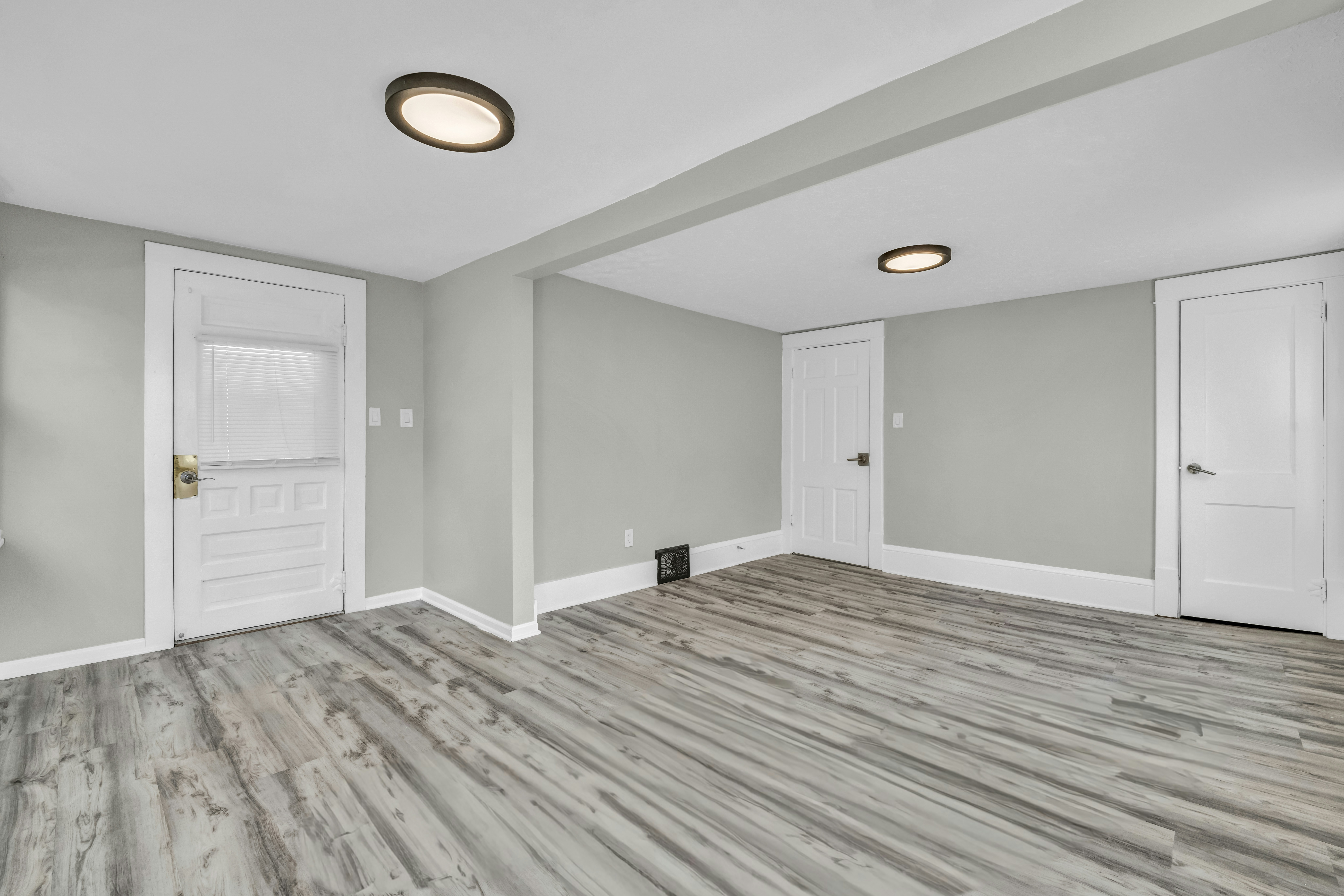 Empty room with grey walls - Free Photo on Unsplash