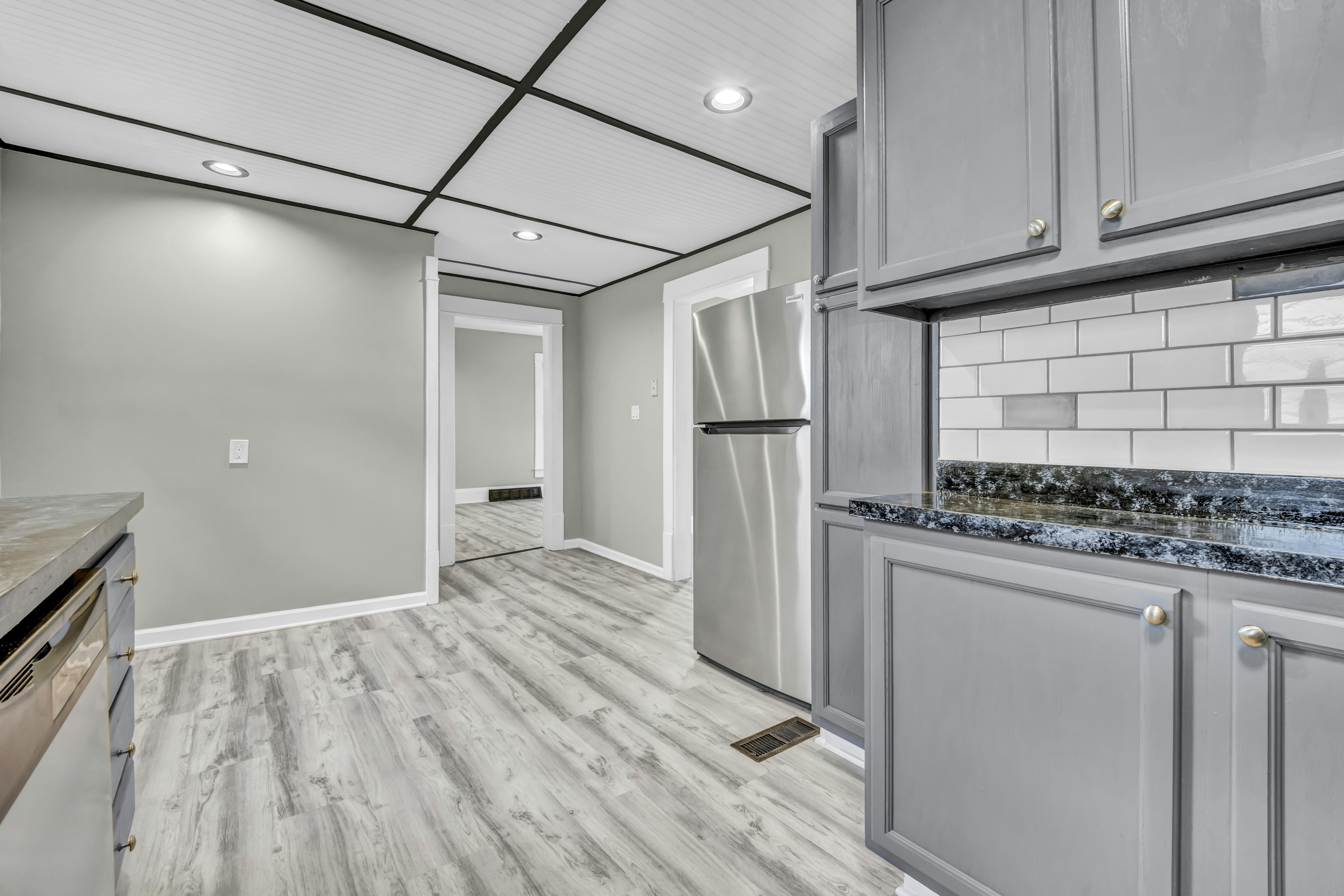 Modern kitchen with grey cabinets - Free Photo on Unsplash