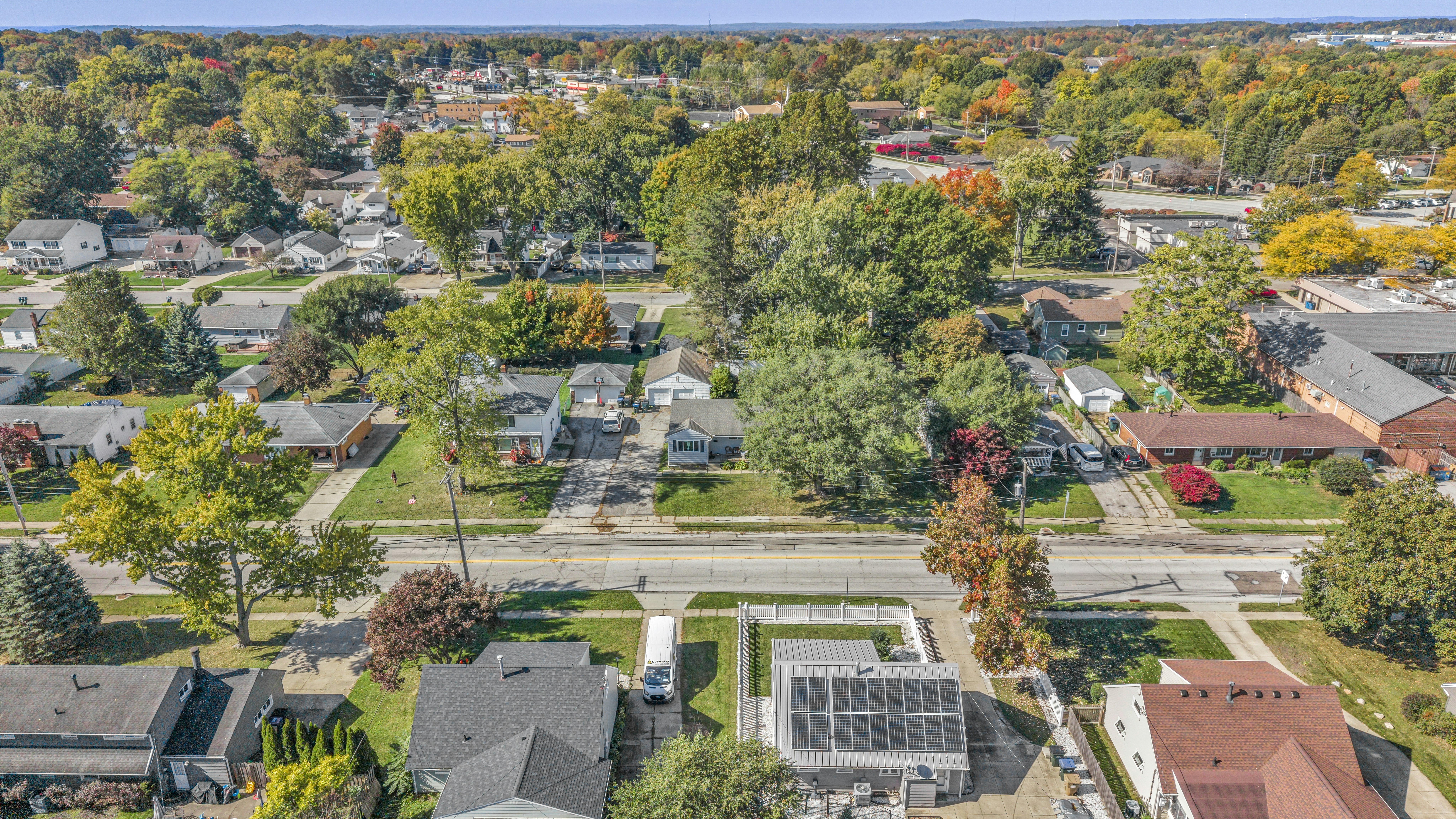 Suburban neighborhood in autumn - Free Photo on Unsplash