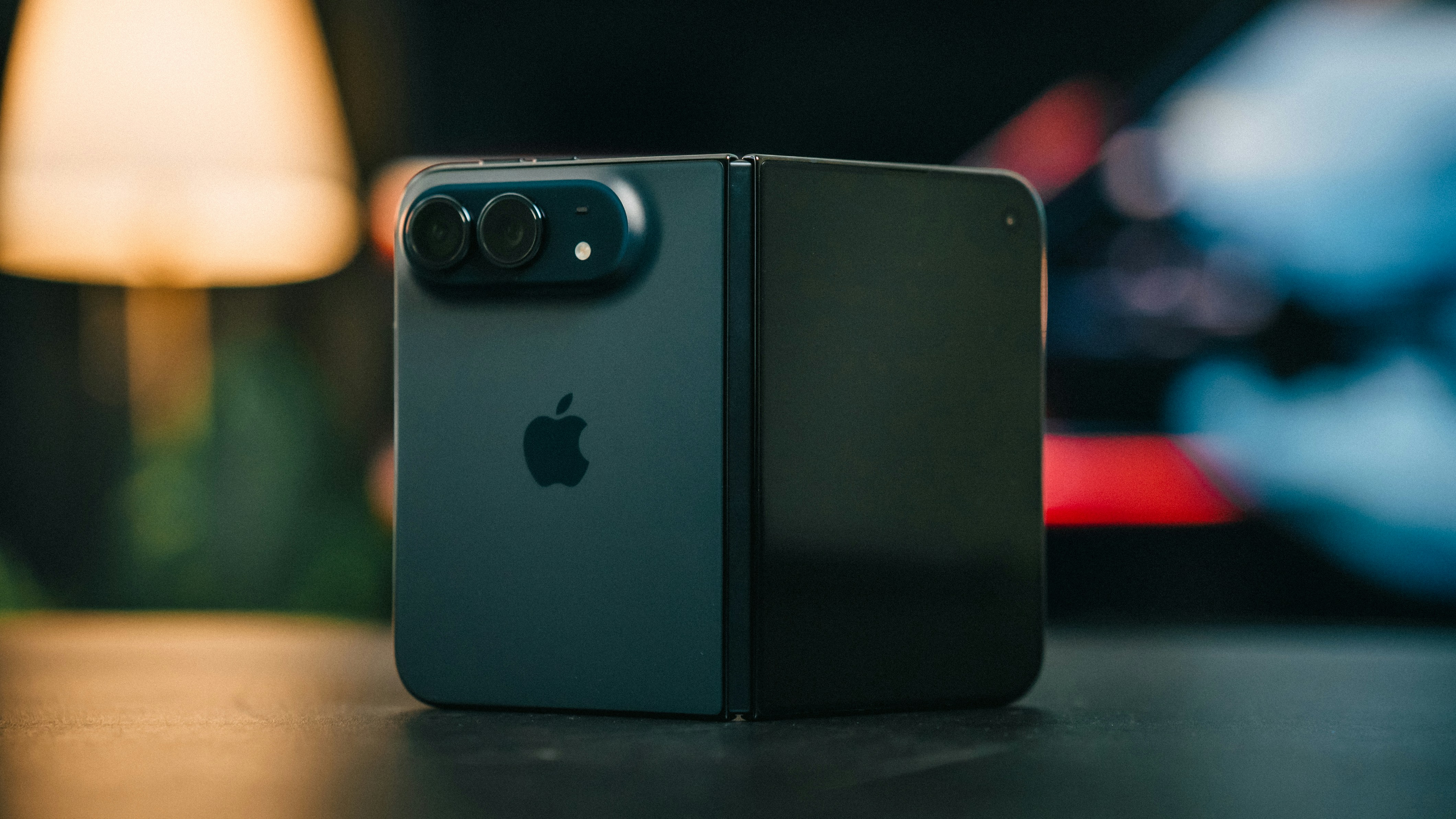 iPhone Duo démonté : analyse de la réparabilité et du mécanisme de pliage