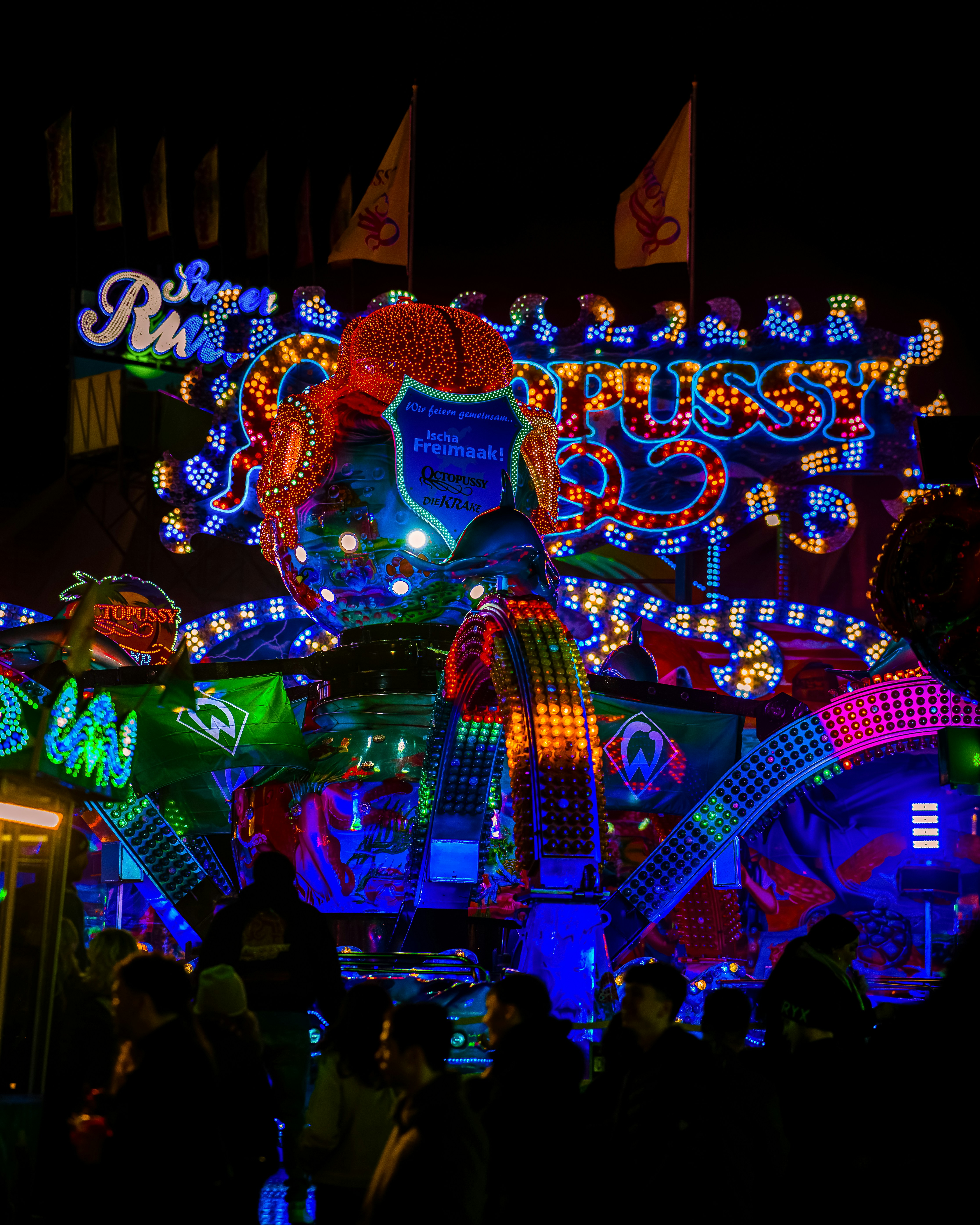 Octopus carnival ride with neon lights - Free Photo on Unsplash