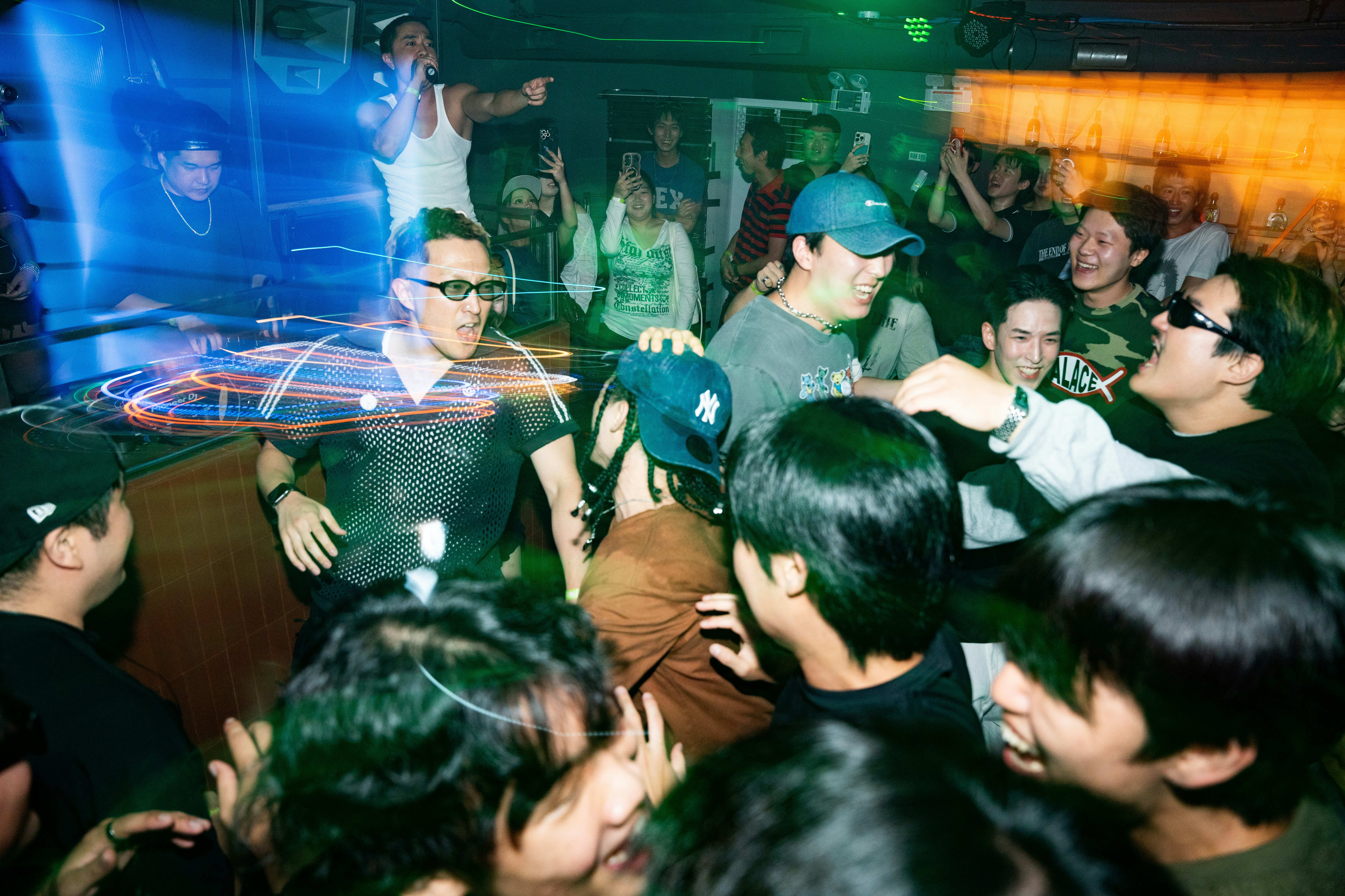 Crowd dancing in a nightclub - Free Photo on Unsplash
