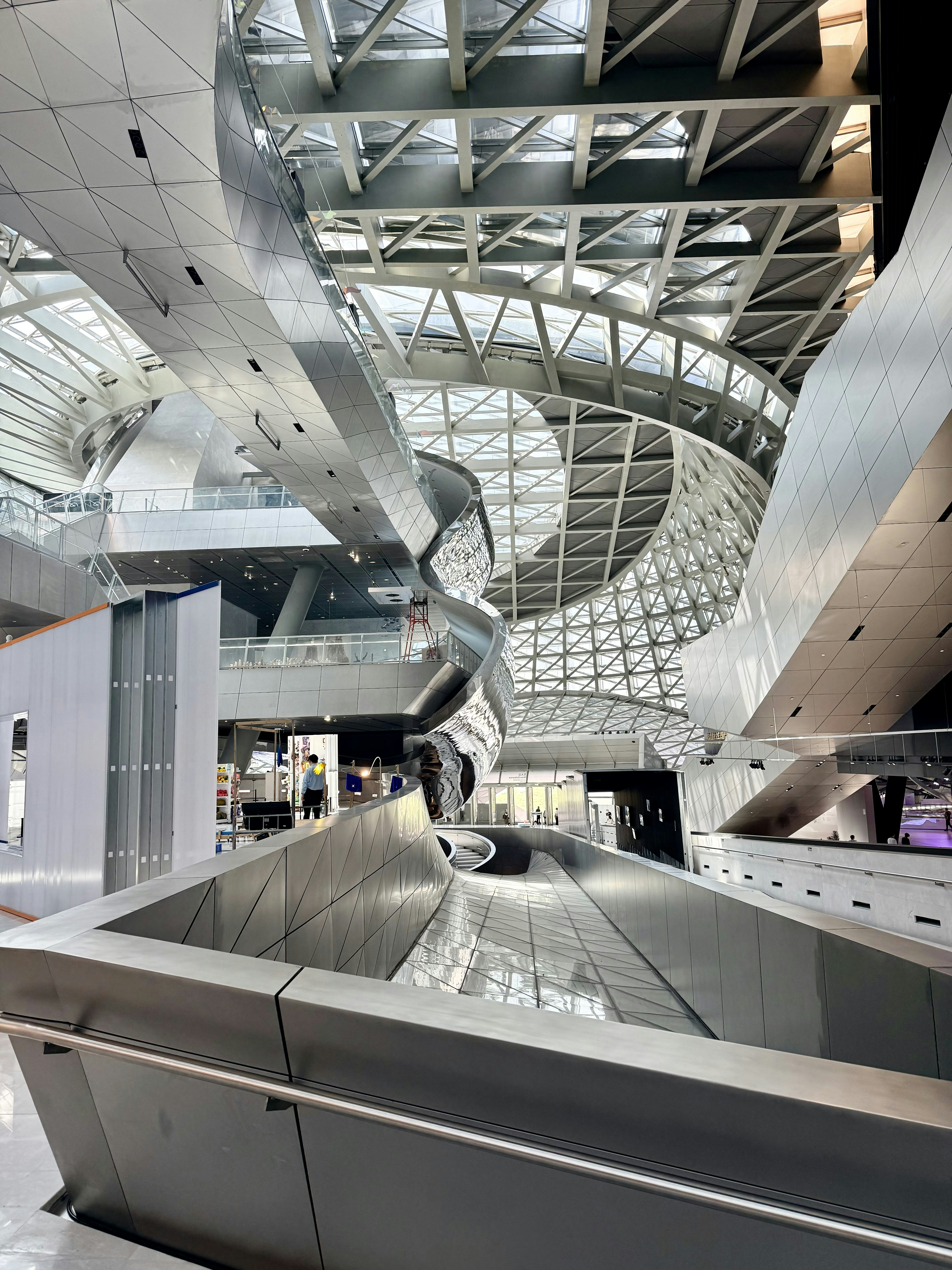 Modern interior with geometric glass ceiling - Free Photo on Unsplash