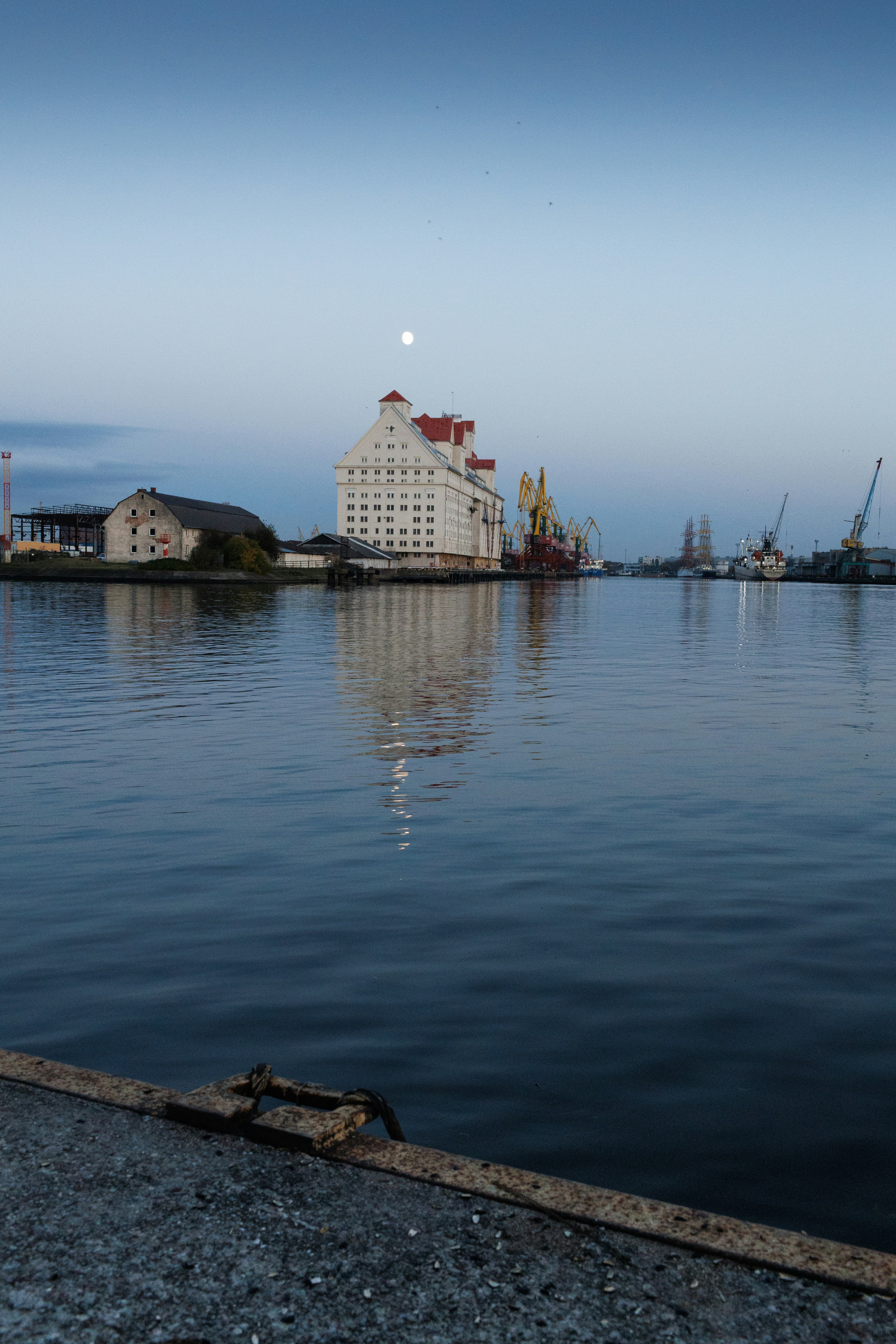 Industrial building on harbor at night - Free Photo on Unsplash