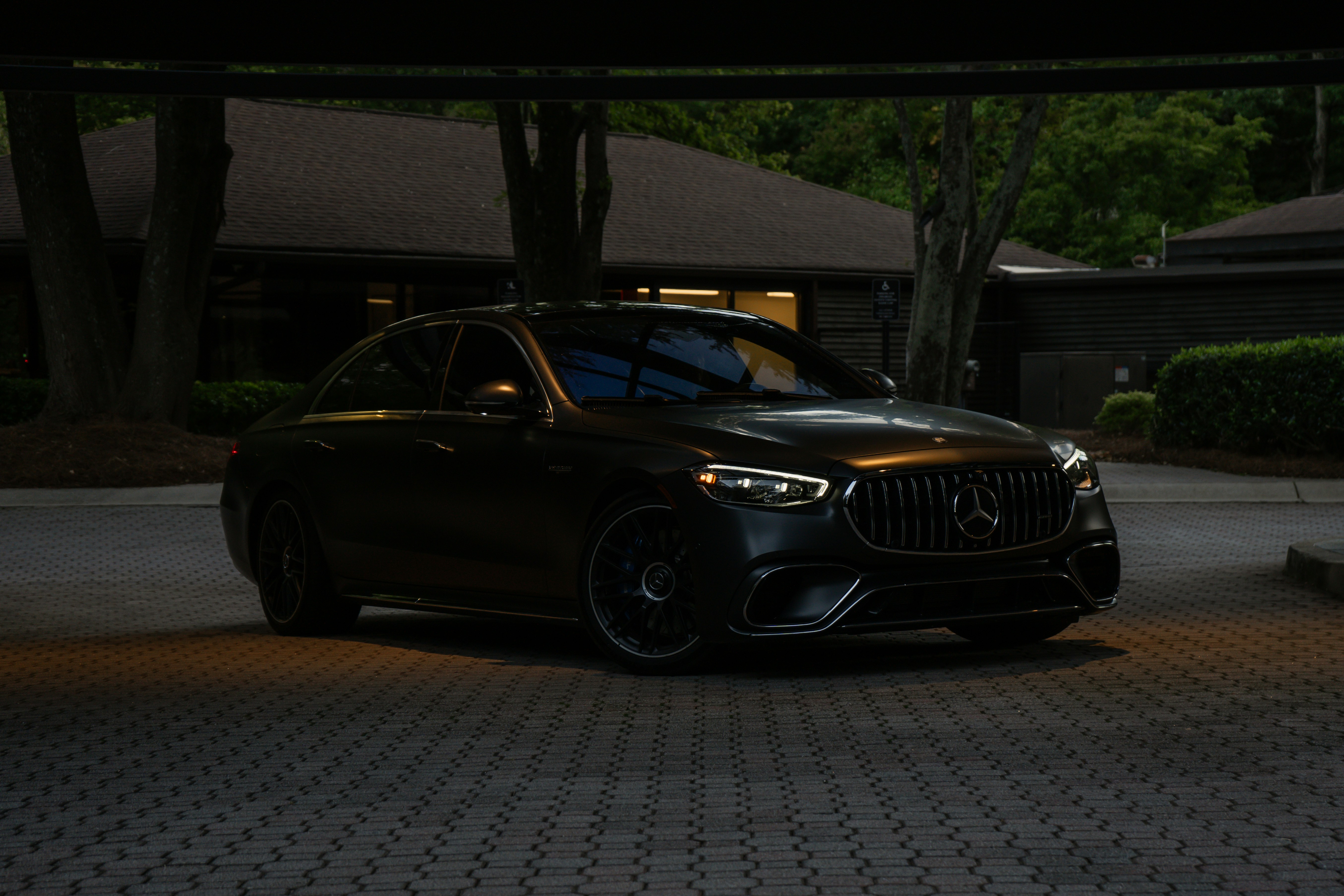 Matte black Mercedes-Benz sedan - Free Photo on Unsplash