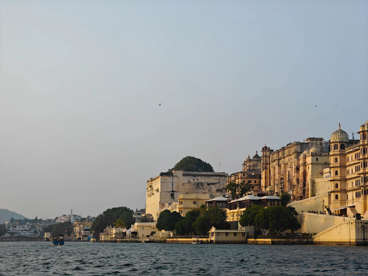 The City Palace complex on the banks of Lake Pichola