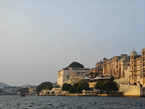 The City Palace complex on the banks of Lake Pichola