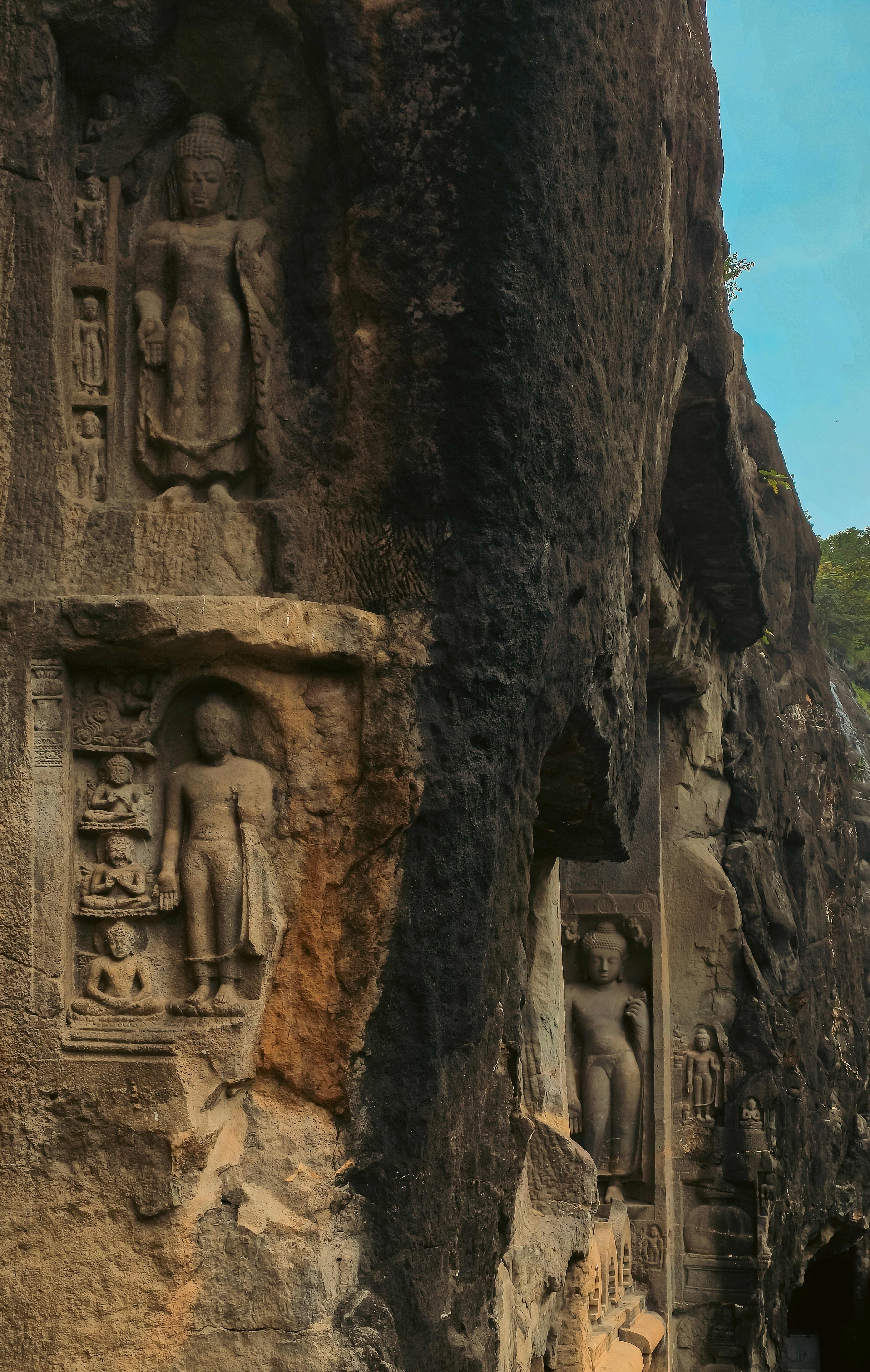Stone buddha sculptures at Ajanta Caves - Free Photo on Unsplash
