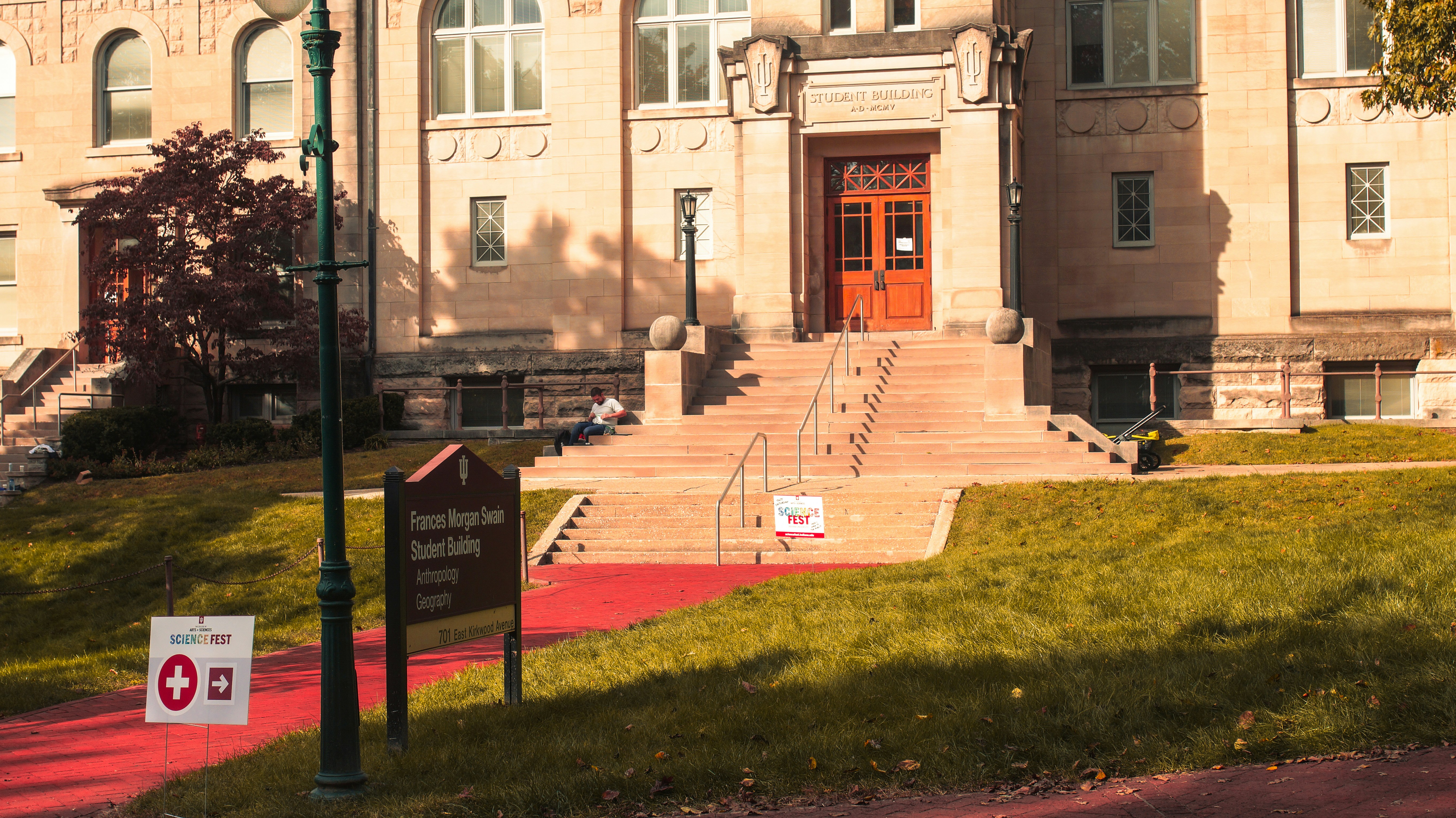 Frances Morgan Swain Student Building entrance - Free Photo on Unsplash