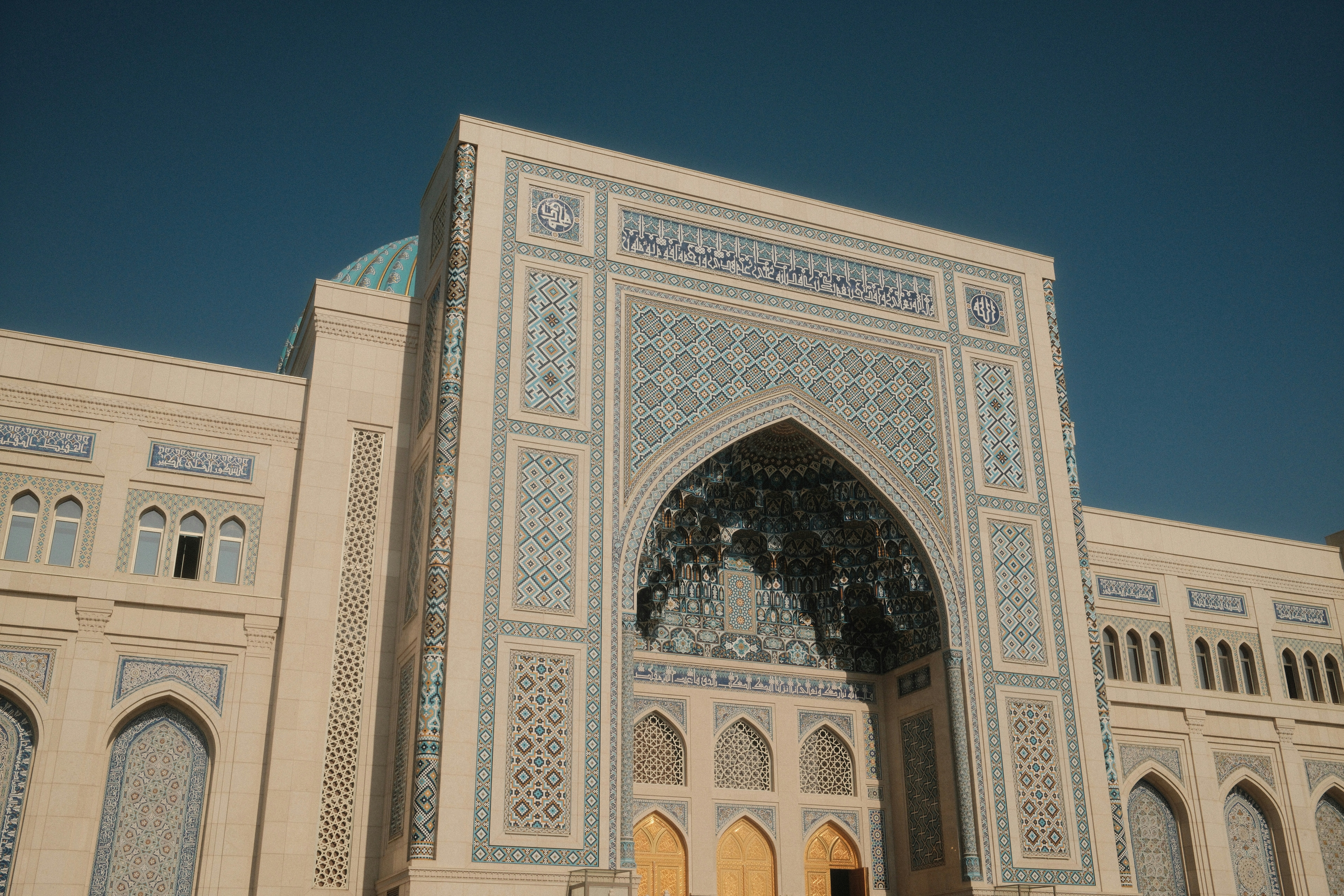 Mosque entrance with intricate blue tiles - Free Photo on Unsplash