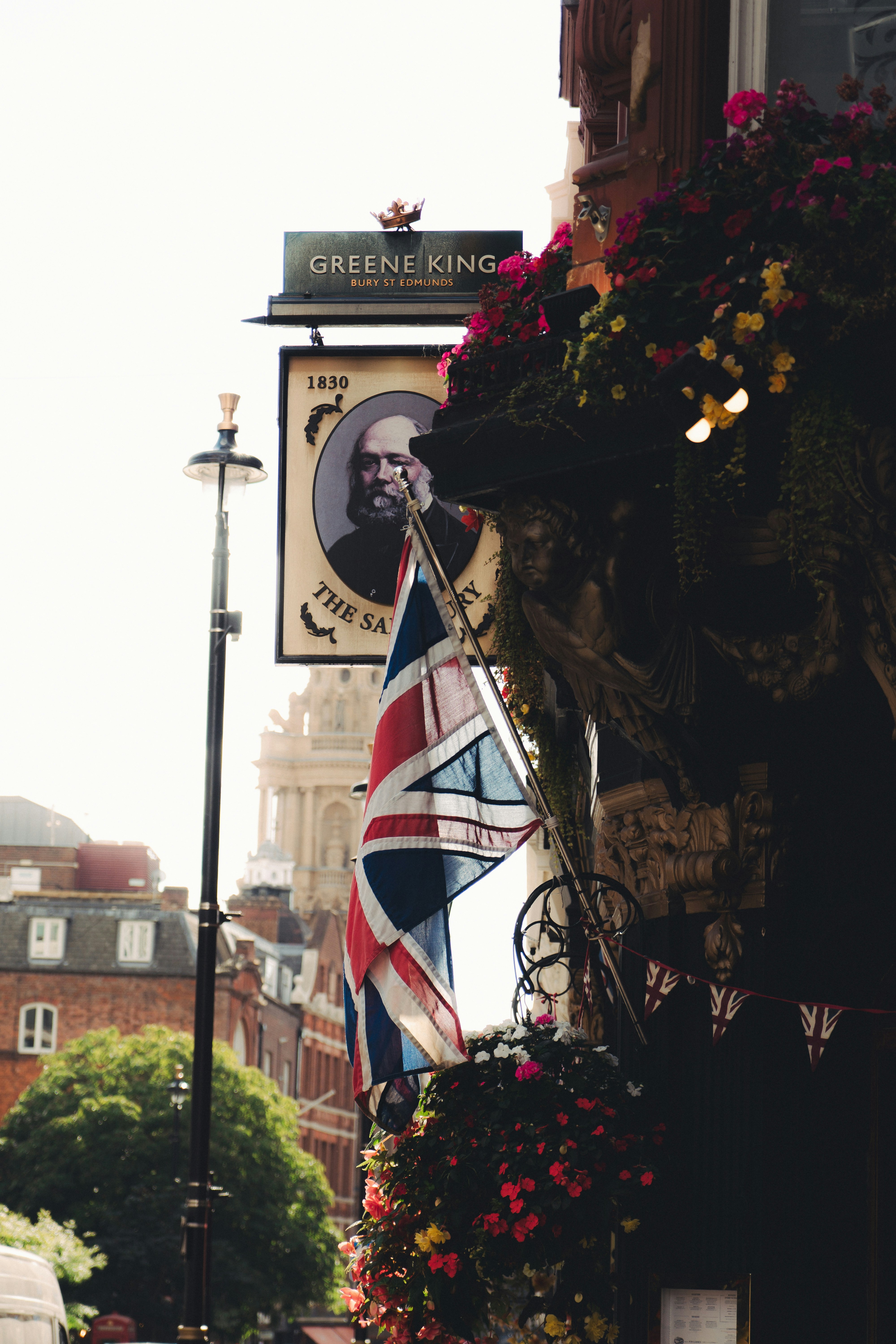 Union Jack flag at London pub - Free Photo on Unsplash
