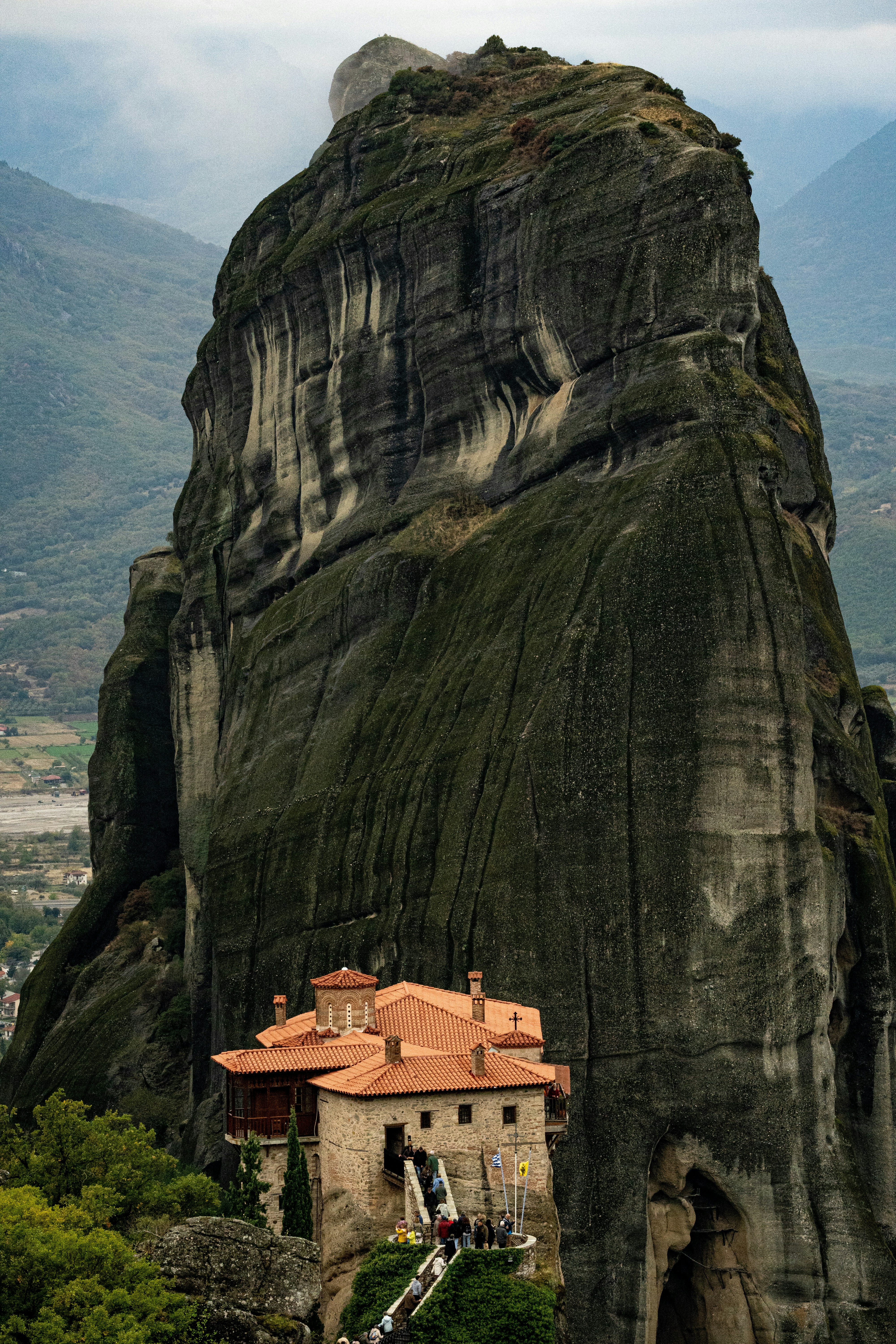 Monastery on rock formation in Meteora - Free Photo on Unsplash