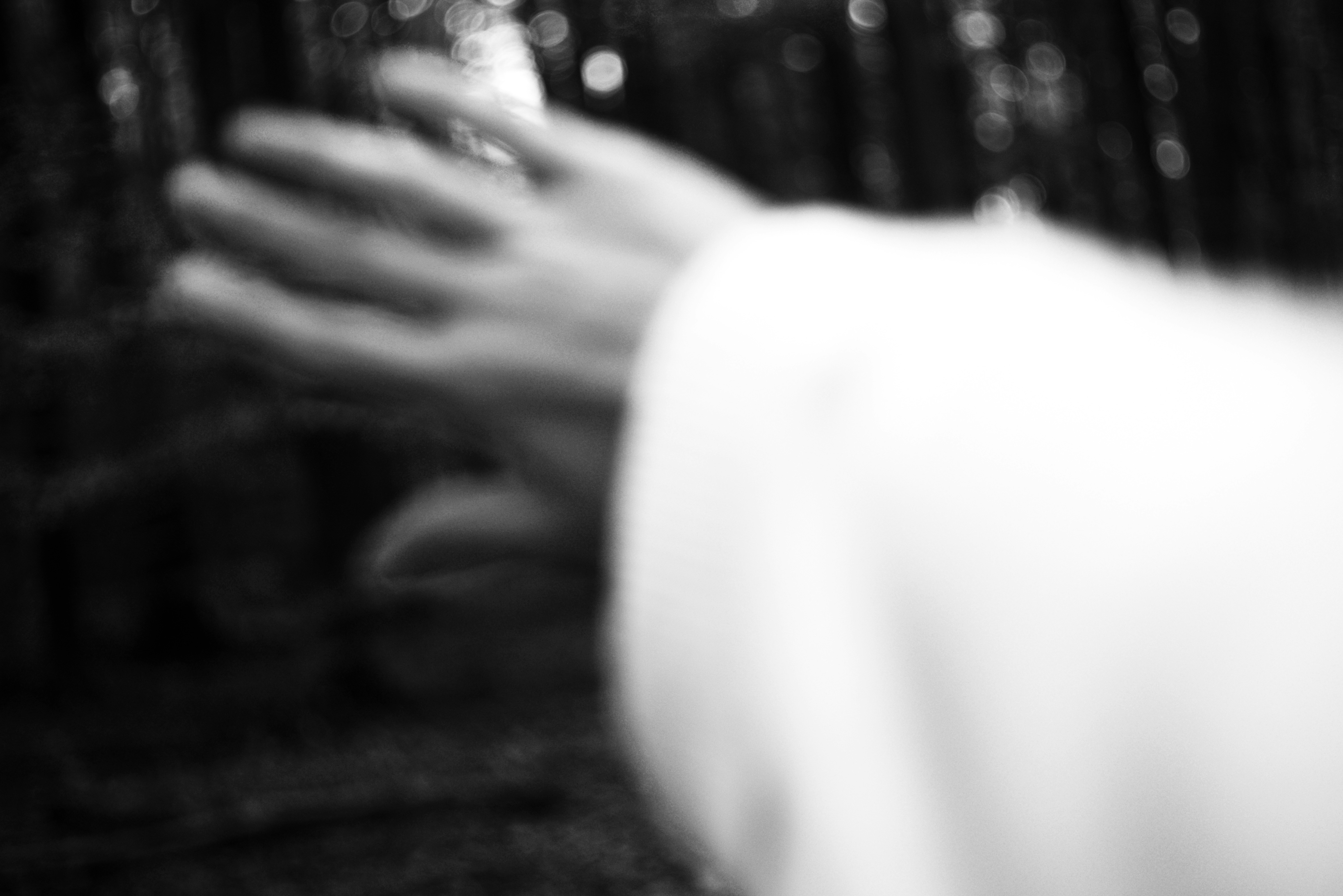 Hand reaching in black and white - Free Photo on Unsplash