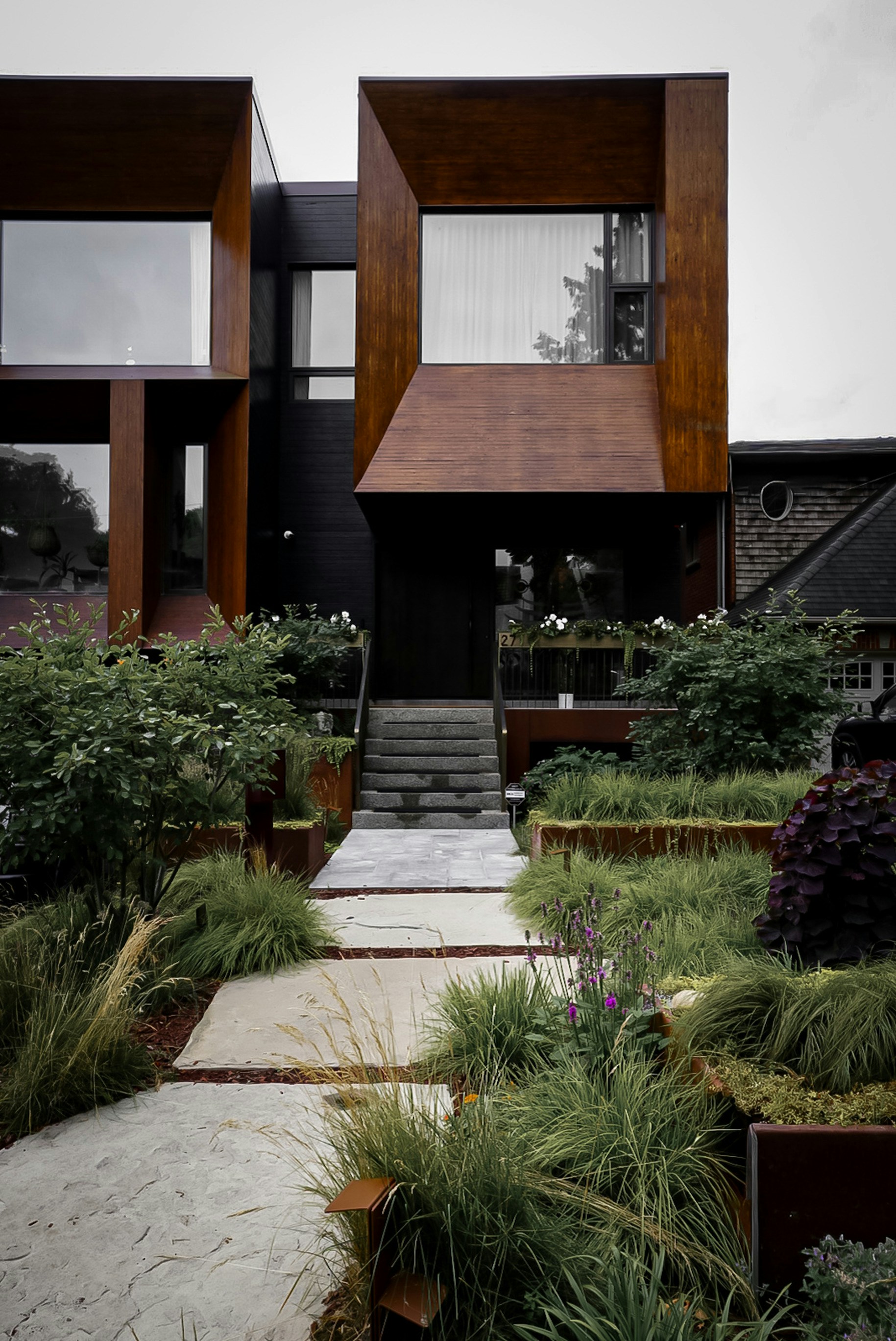 Modern house with wood cladding - Free Photo on Unsplash