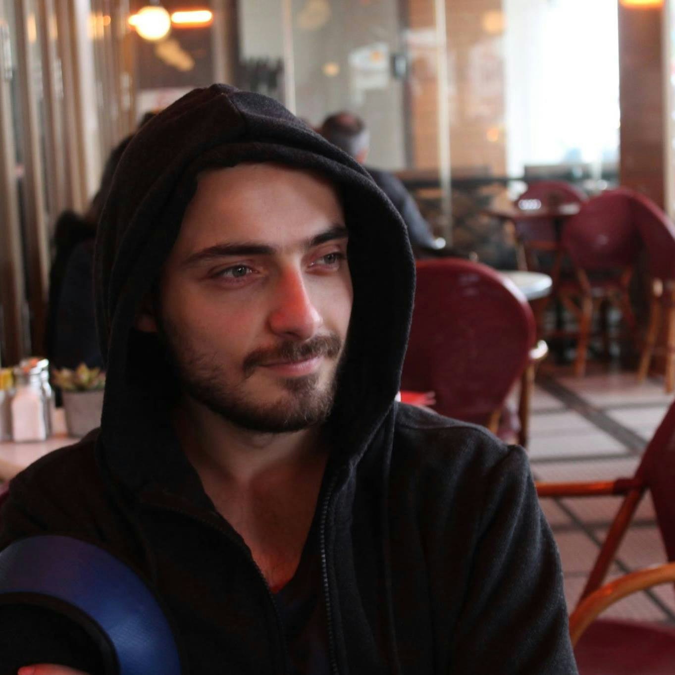 Go to Emran Daas's profile