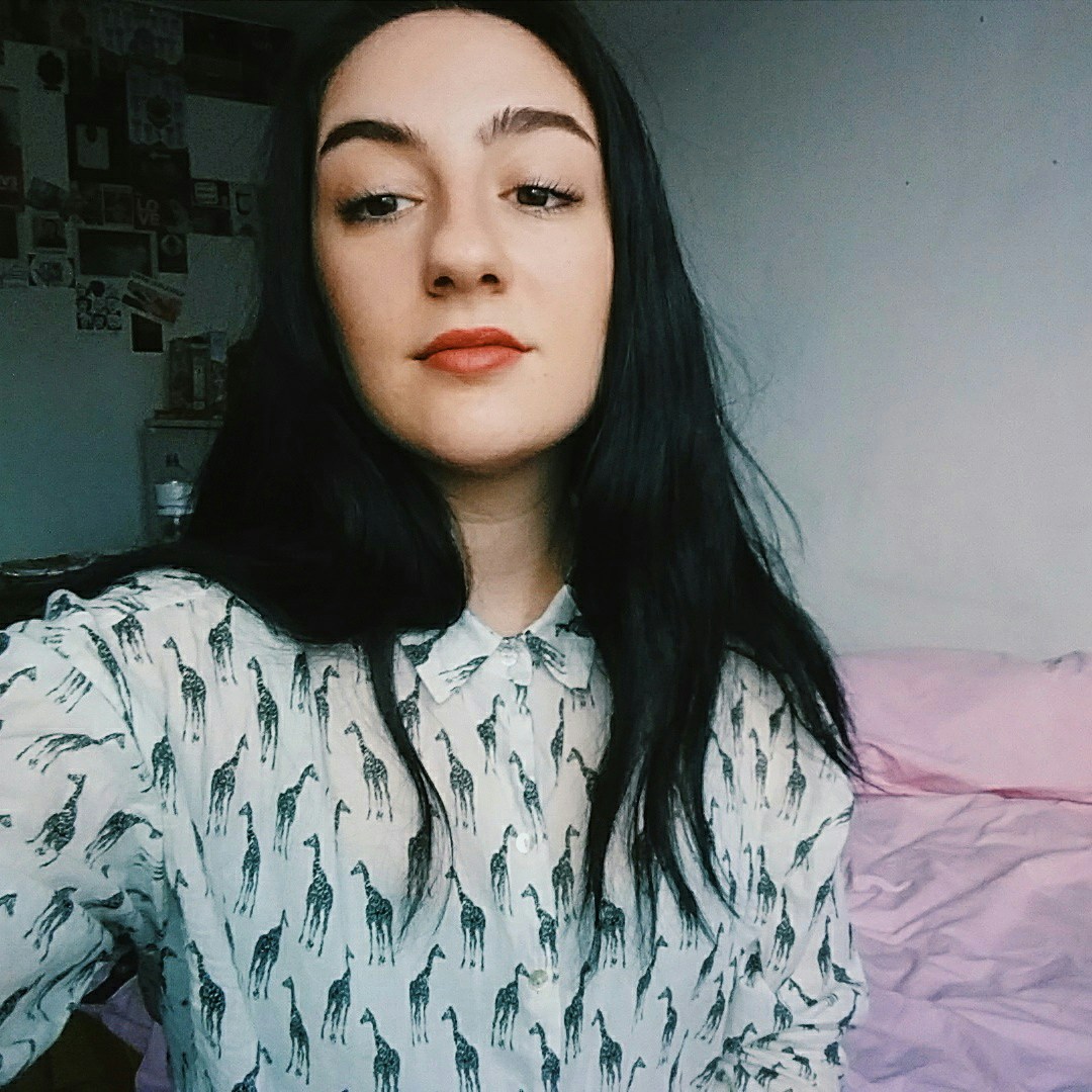 Avatar of user Eva Grey