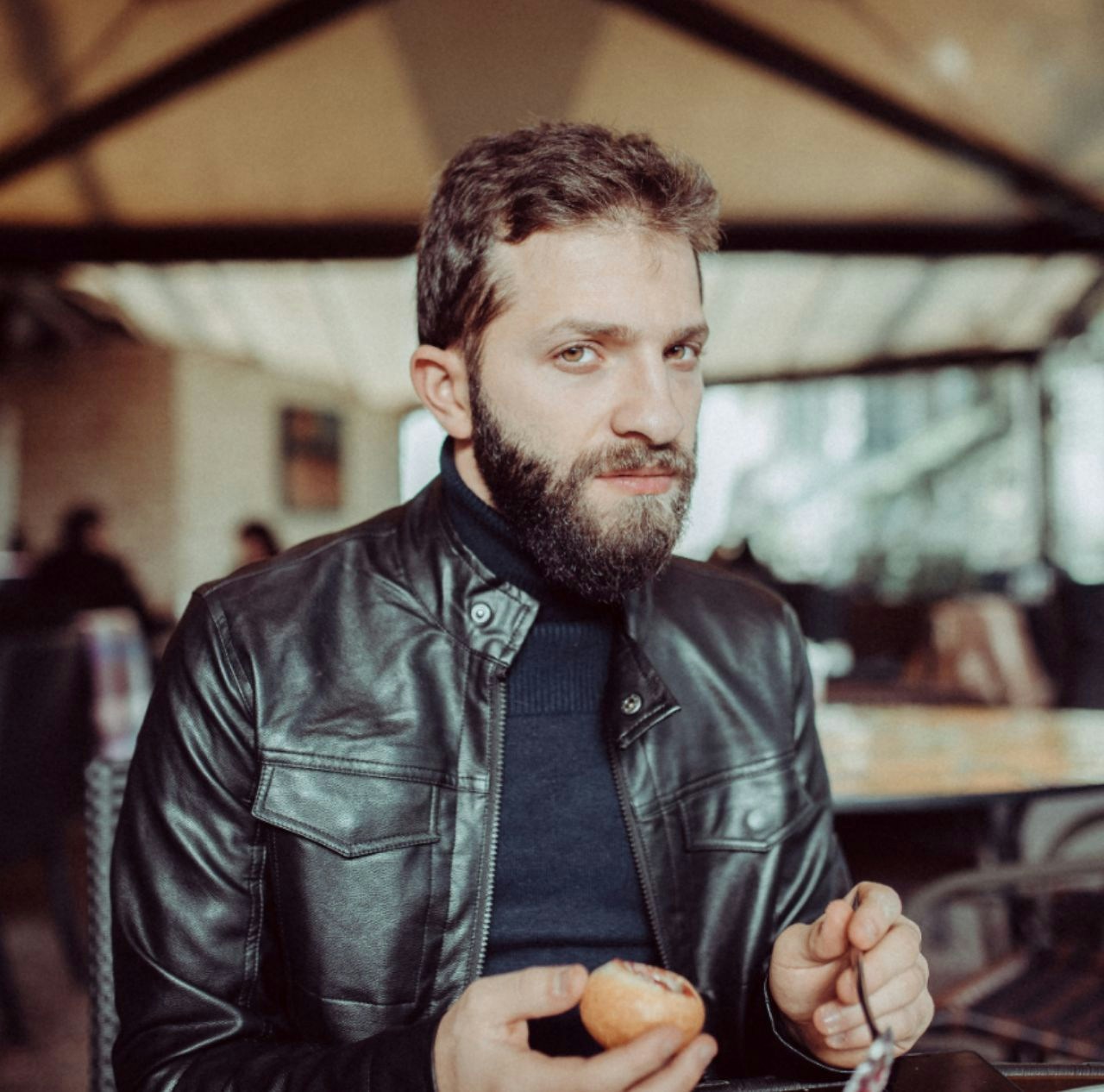 Accéder au profil de Ebi Zandi