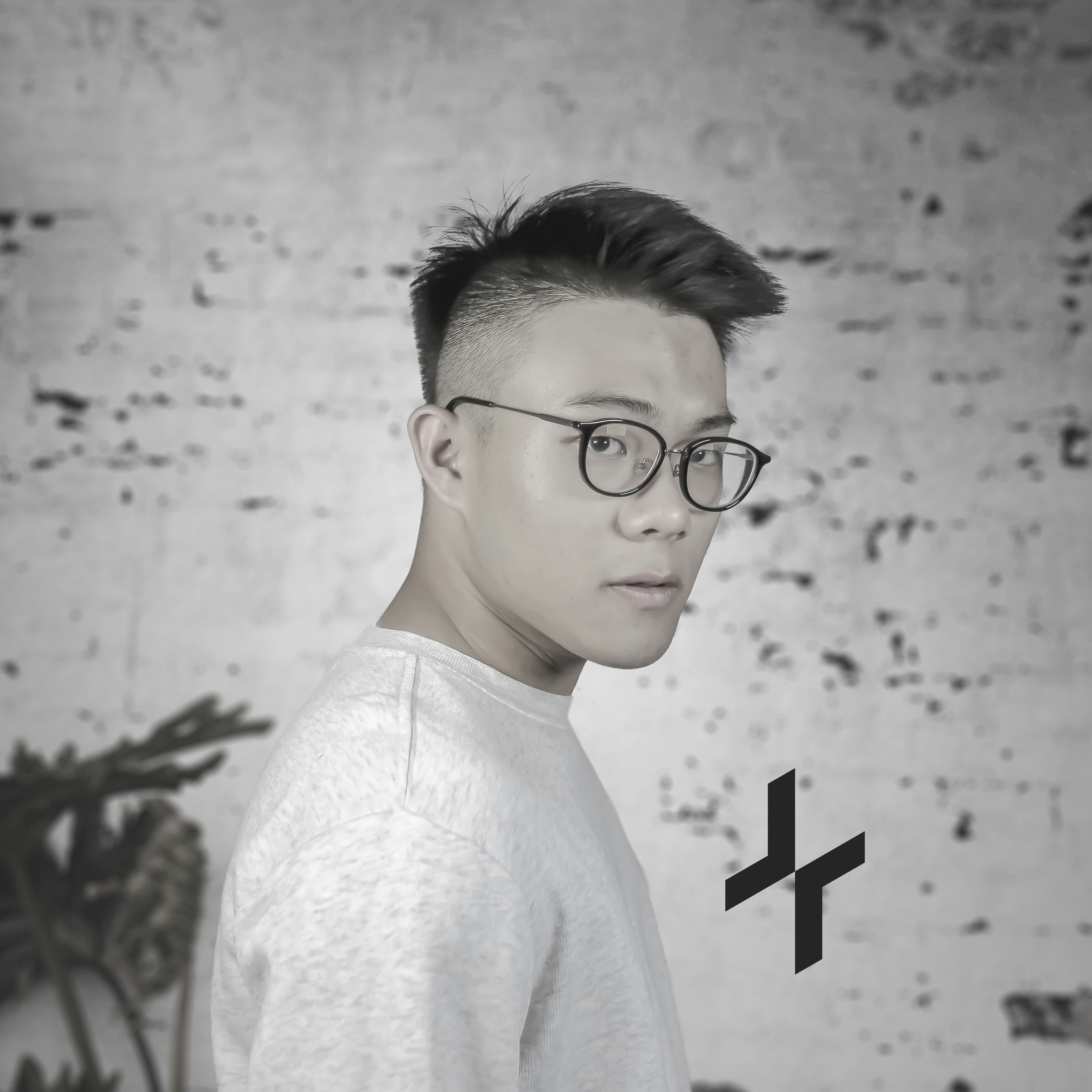 James Tay의 프로필로 이동