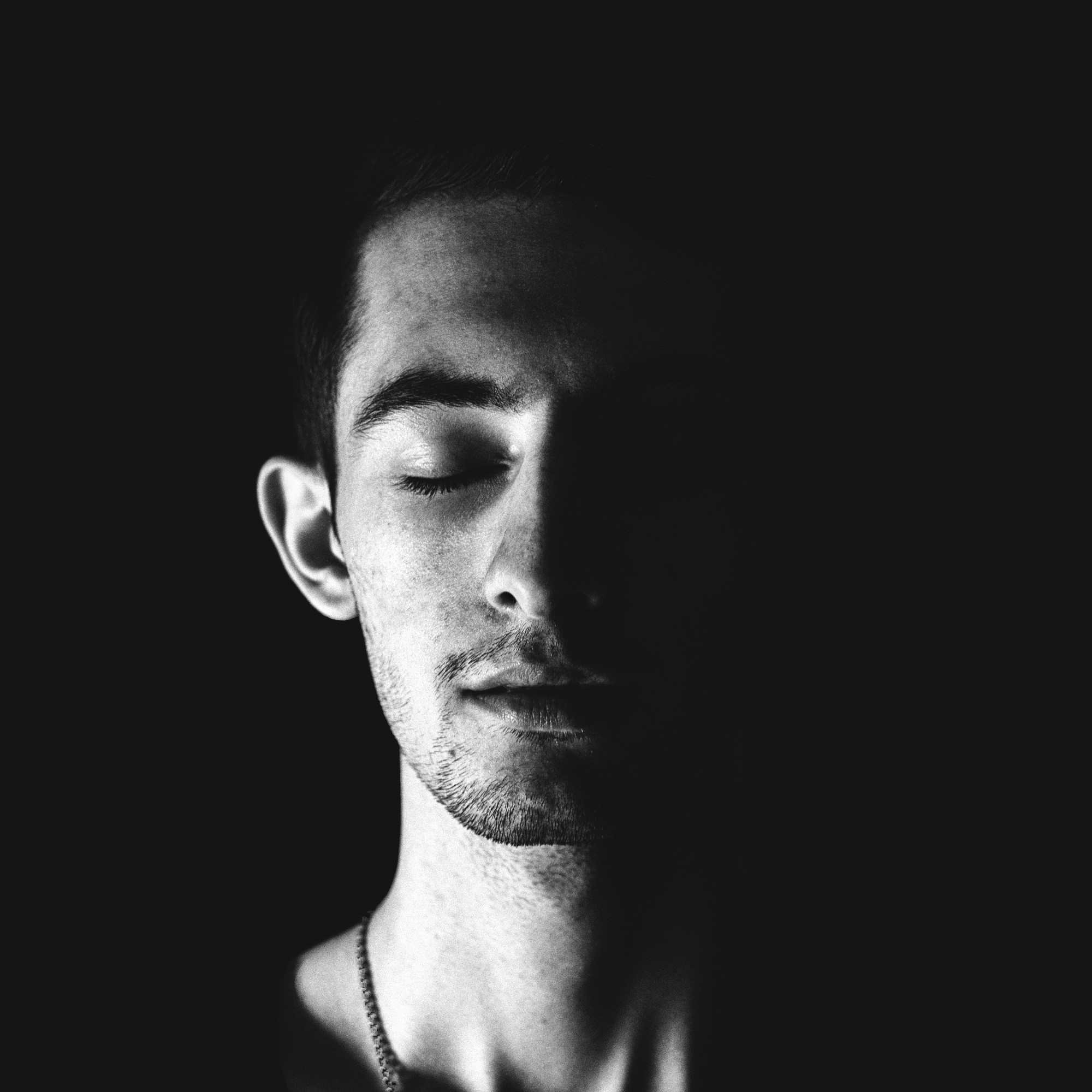 Accéder au profil de Руслан Гамзалиев