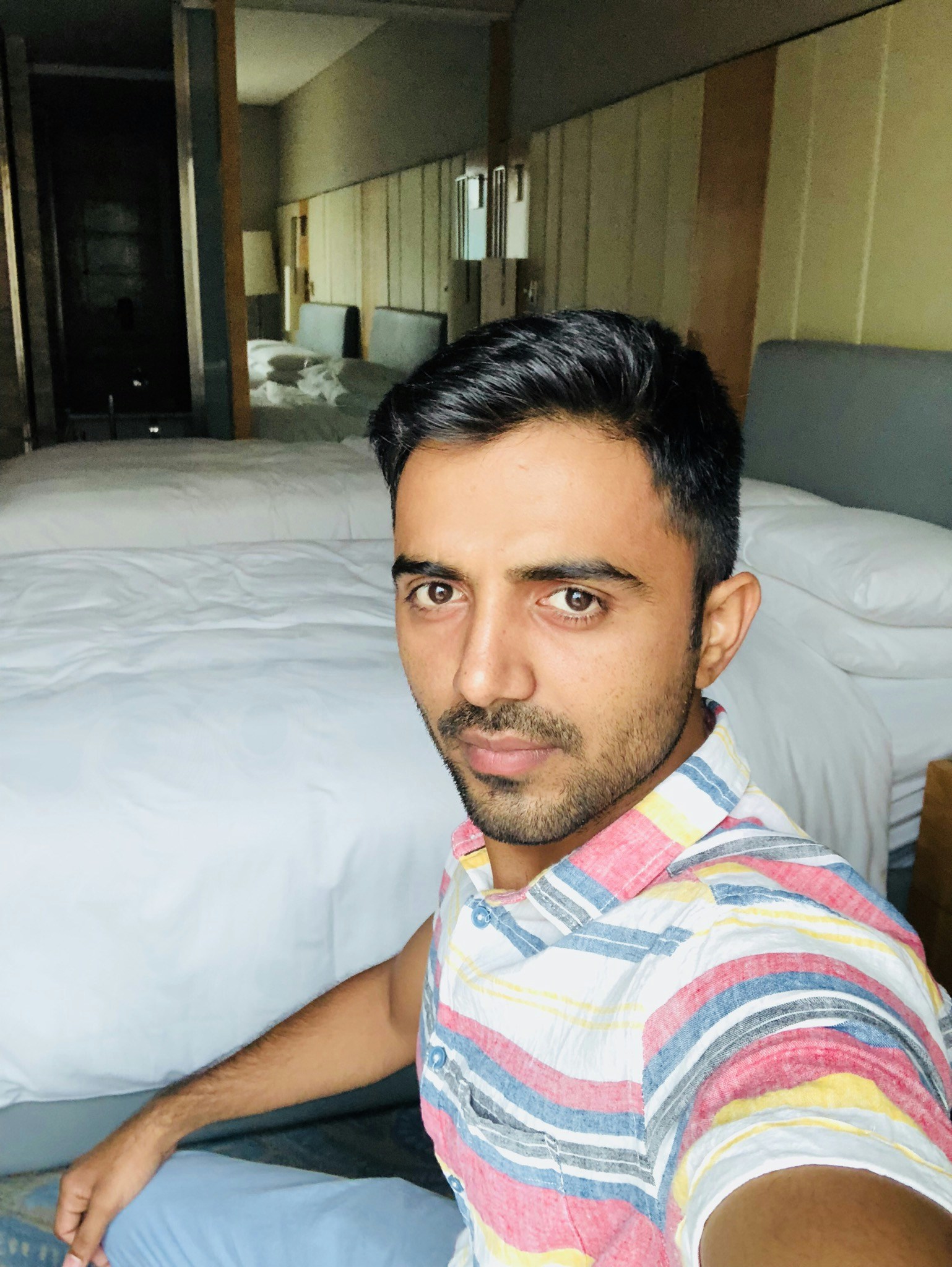 Zum Profil von Suresh Purohit