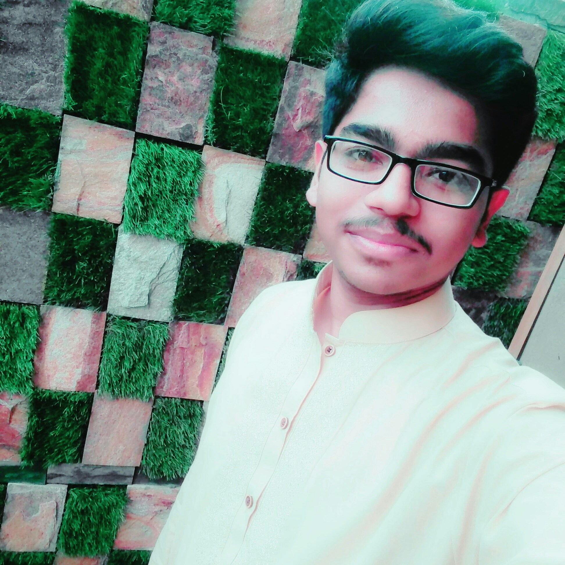 Ve al perfil de omer shahzad