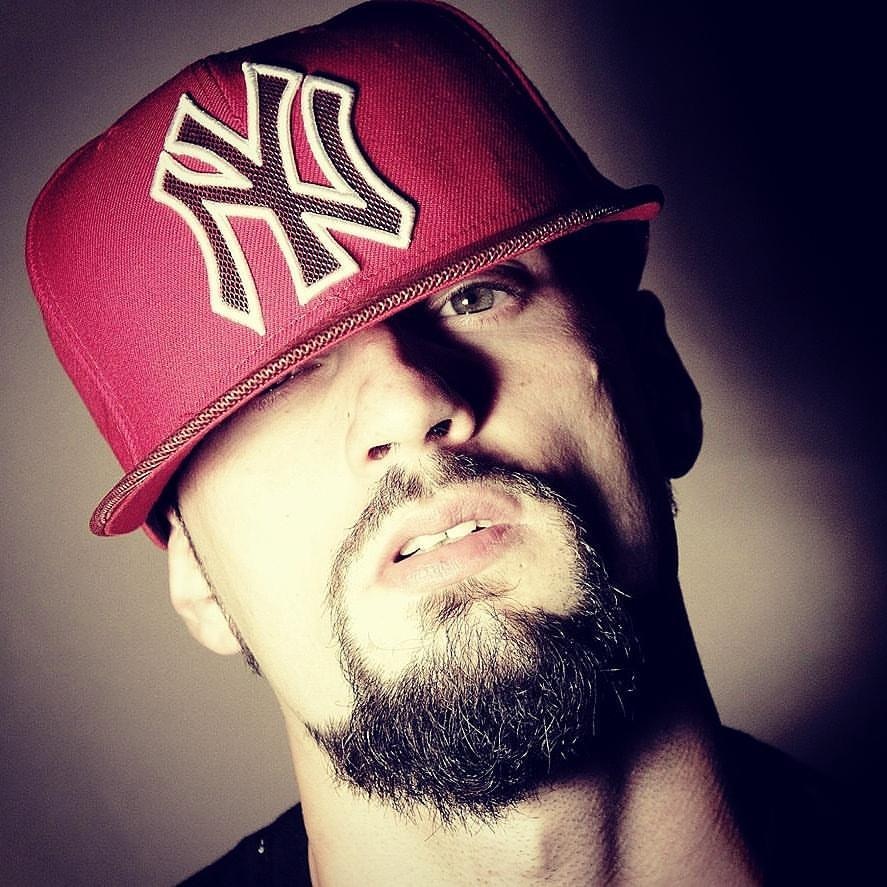 Go to Julian Scagliola's profile