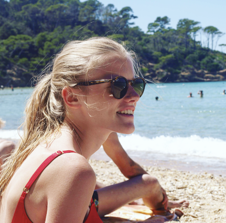 Zum Profil von Louise Sacré