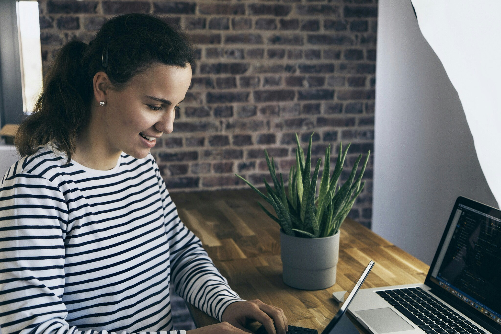 Go to Lara Far's profile