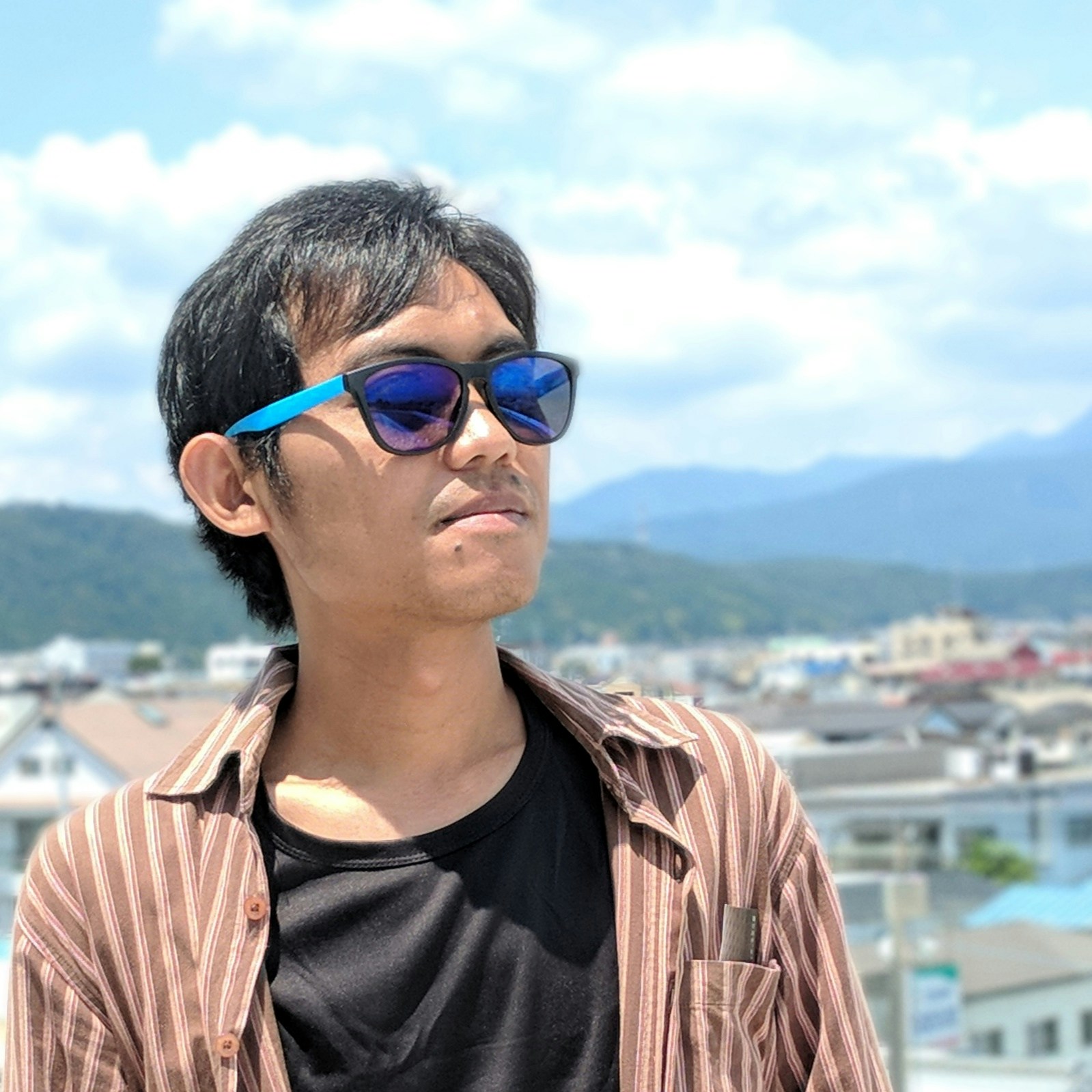 Buka profil Fariez Nurkholiq